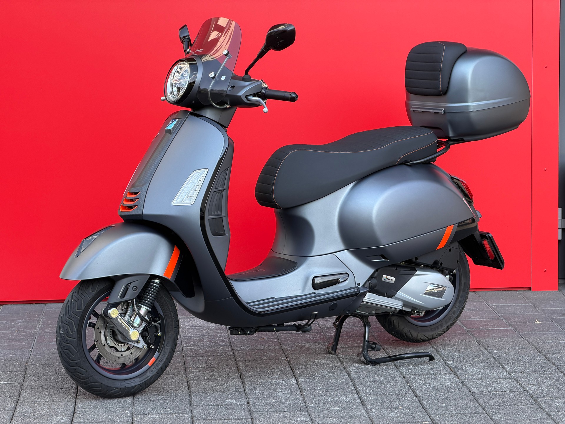 PIAGGIO Vespa GTS 125 Super Sport ABS-showroom-element-2