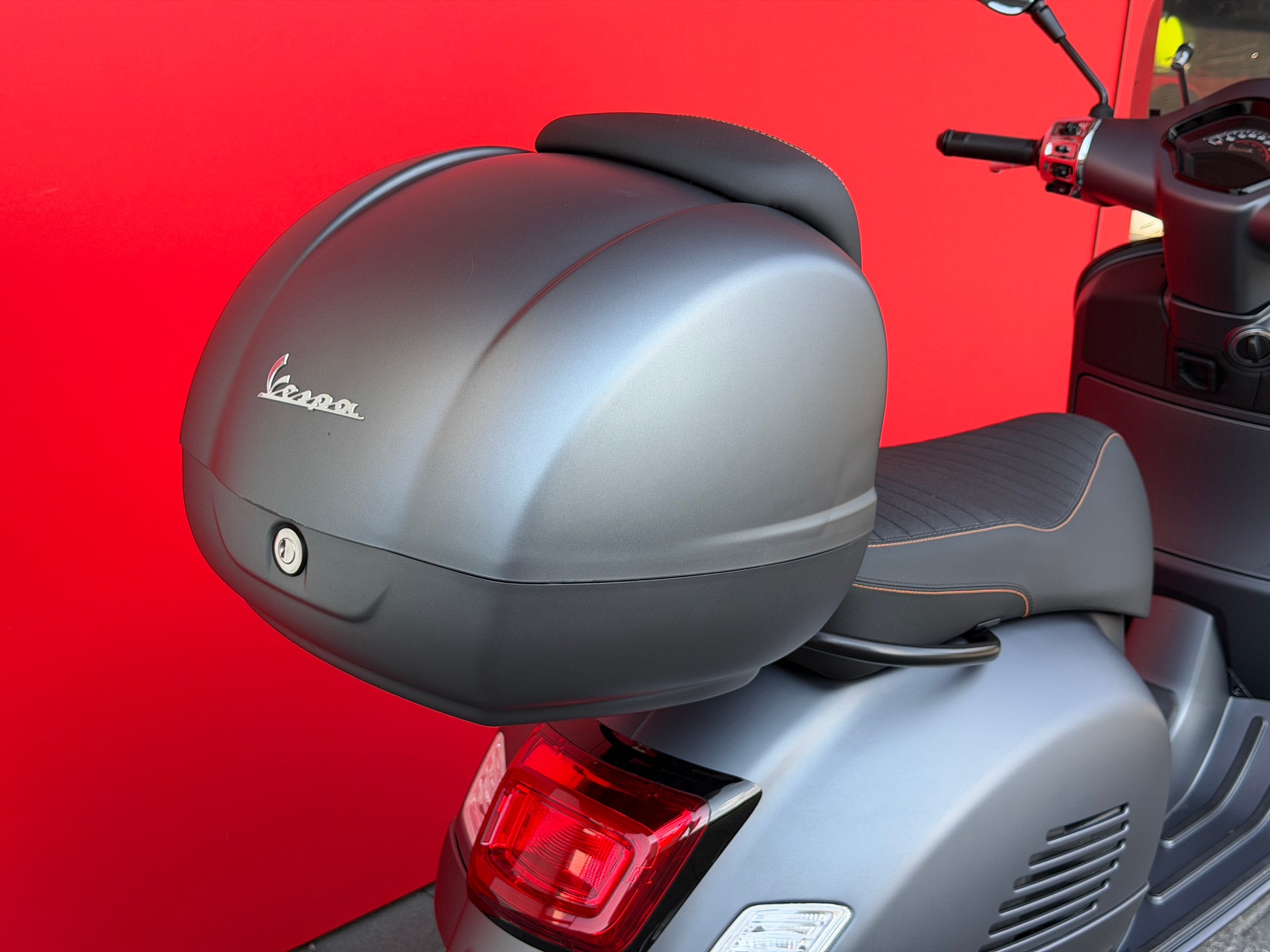 PIAGGIO Vespa GTS 125 Super Sport ABS-image-4