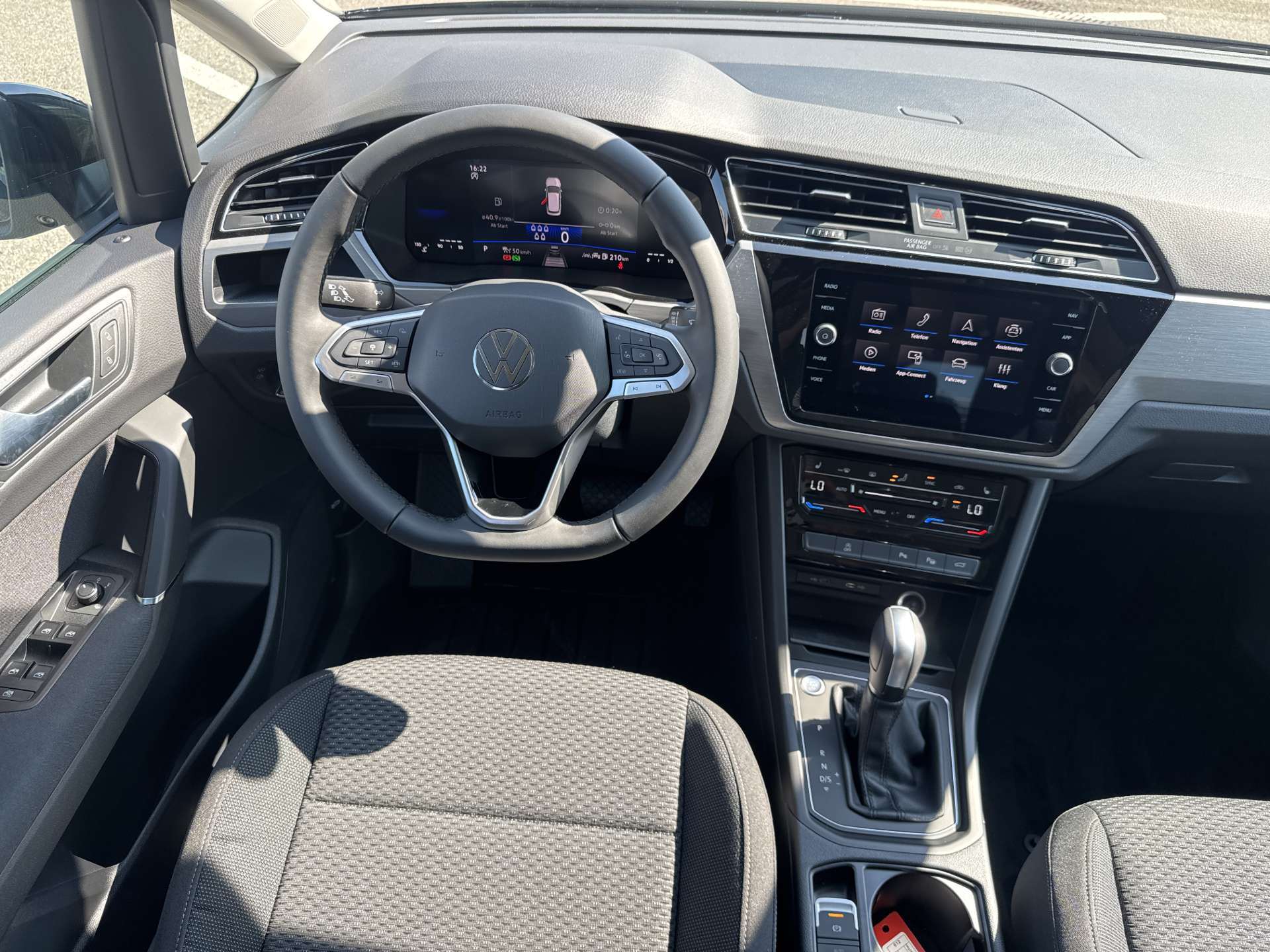 VW Touran 1.5 TSi EVO Comfortline Edition DSG-Automat 7-Plätzer-image-4