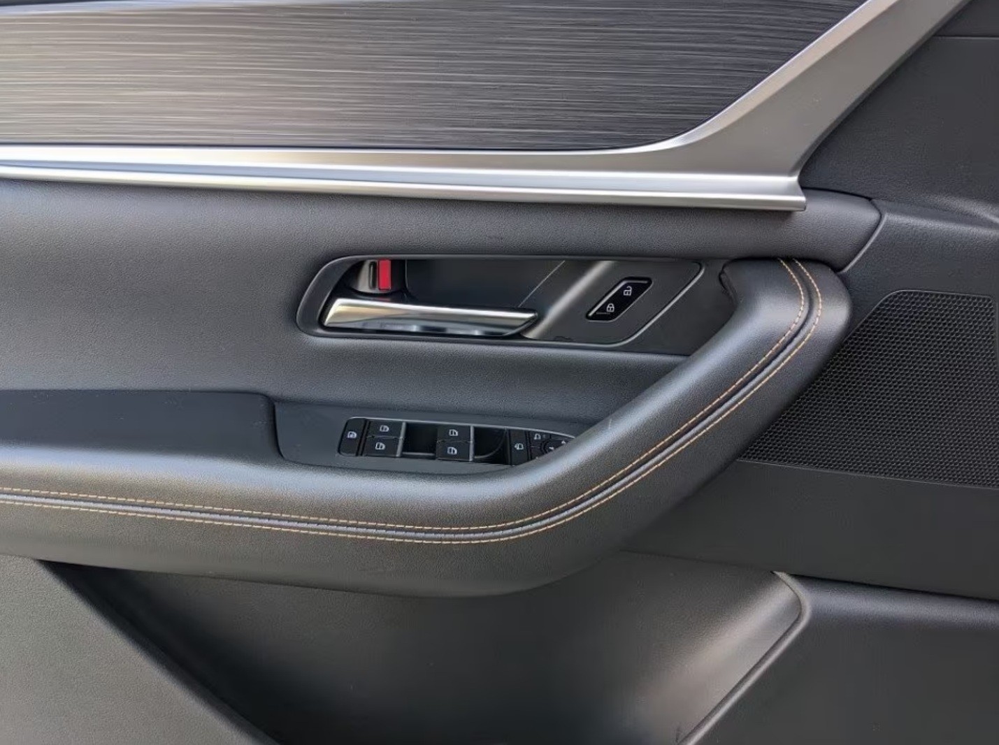 MAZDA CX-60 e-Skyactiv PHEV 327 AWD Homura-image-16