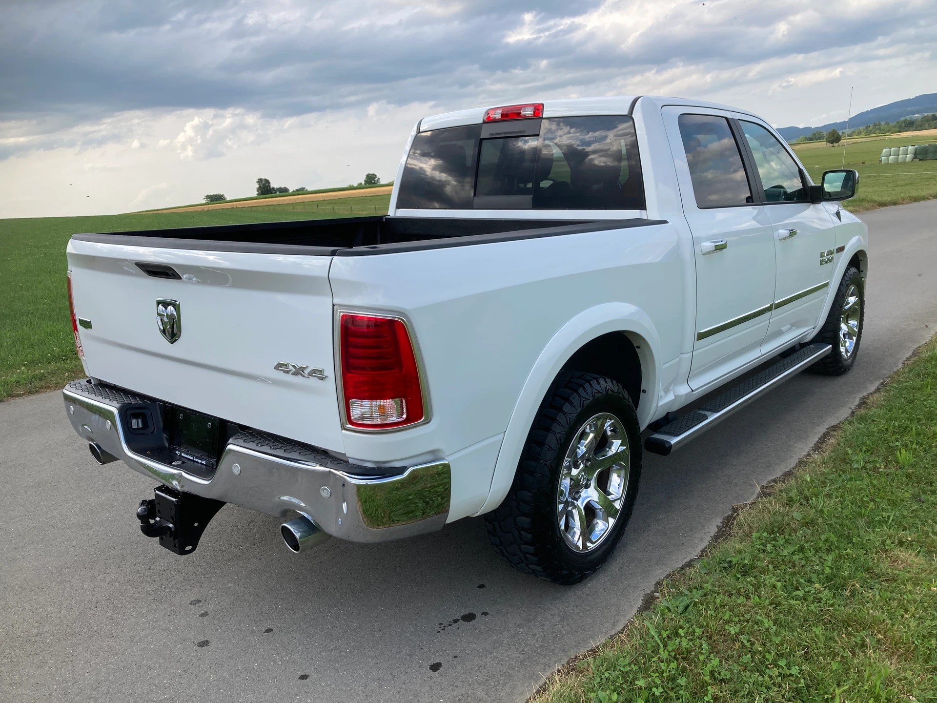 DODGE CrewCab Laramie Diesel **Anhängerkupplung 3.5t **-image-2