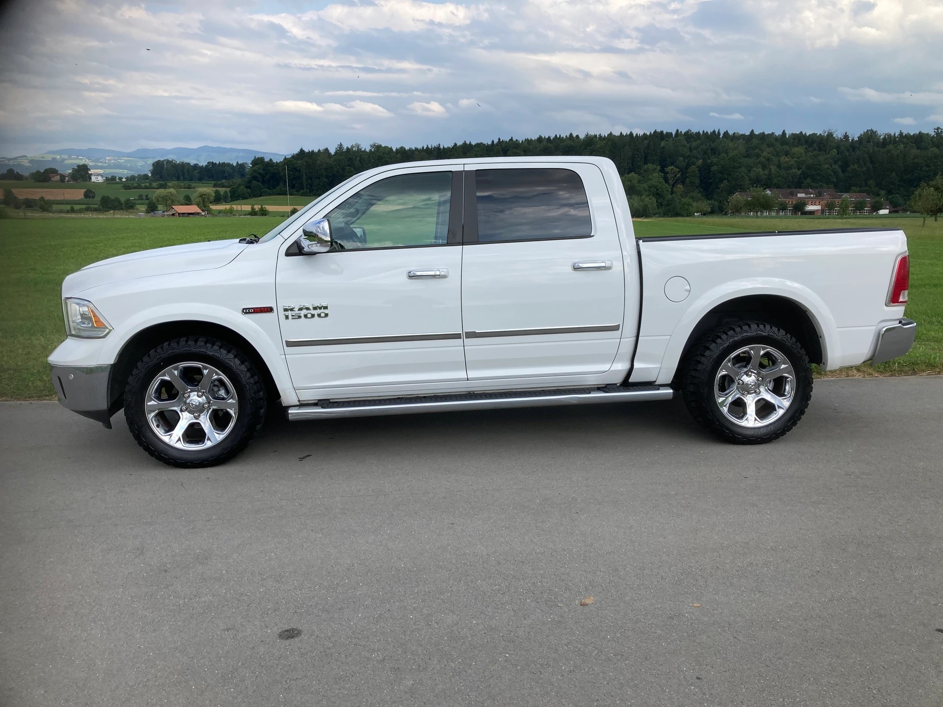 DODGE CrewCab Laramie Diesel **Anhängerkupplung 3.5t **-image-3