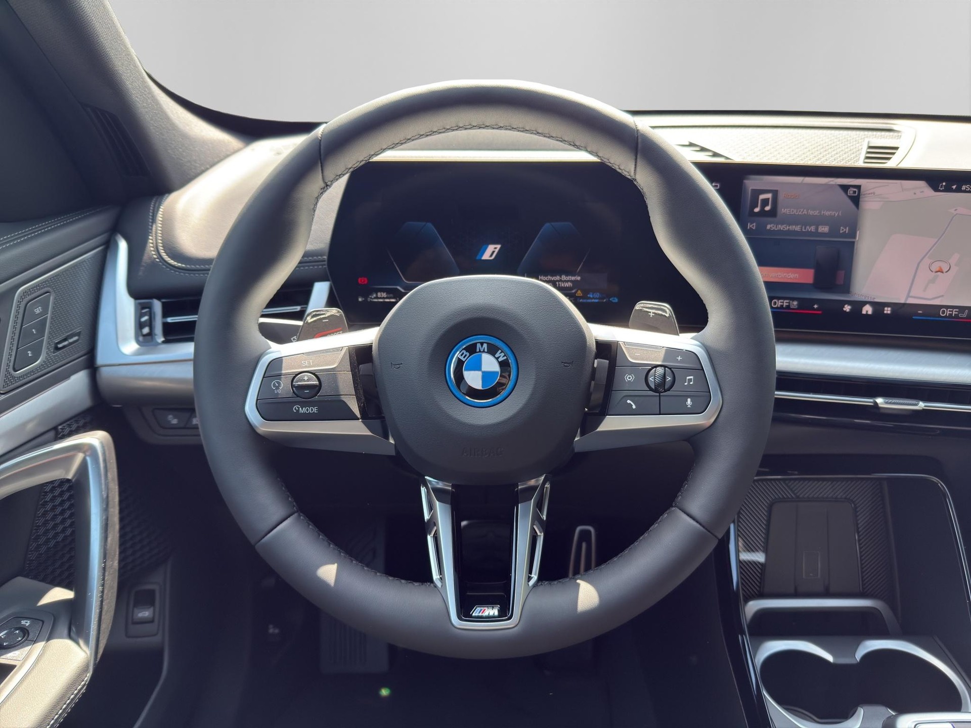 BMW X1 30e xDrive paddles-image-11
