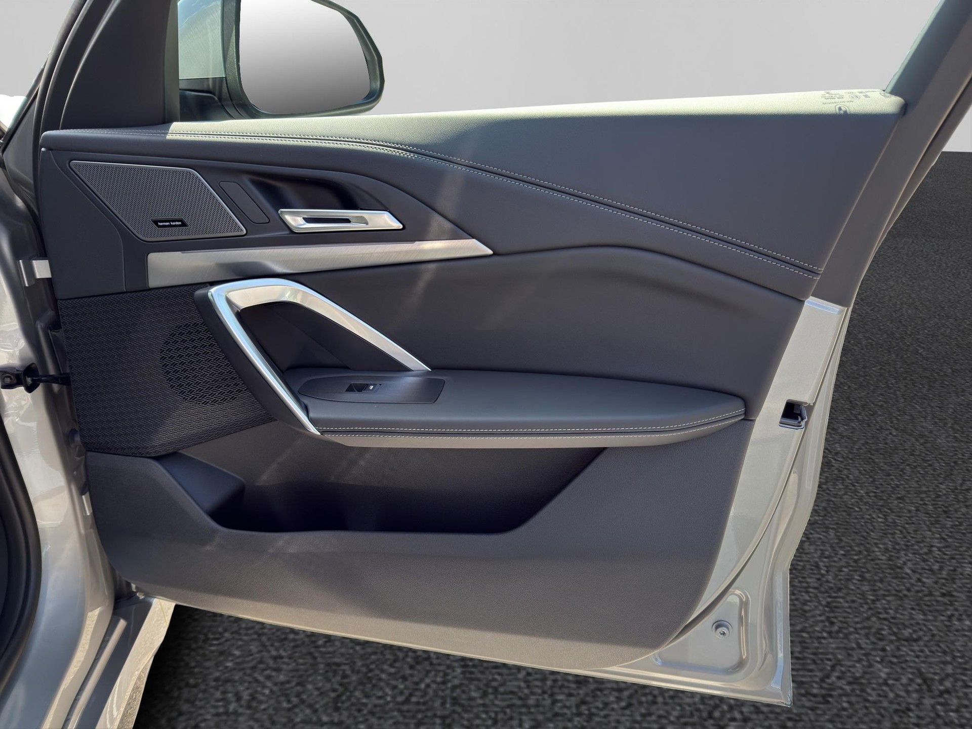 BMW X1 30e xDrive paddles-image-15