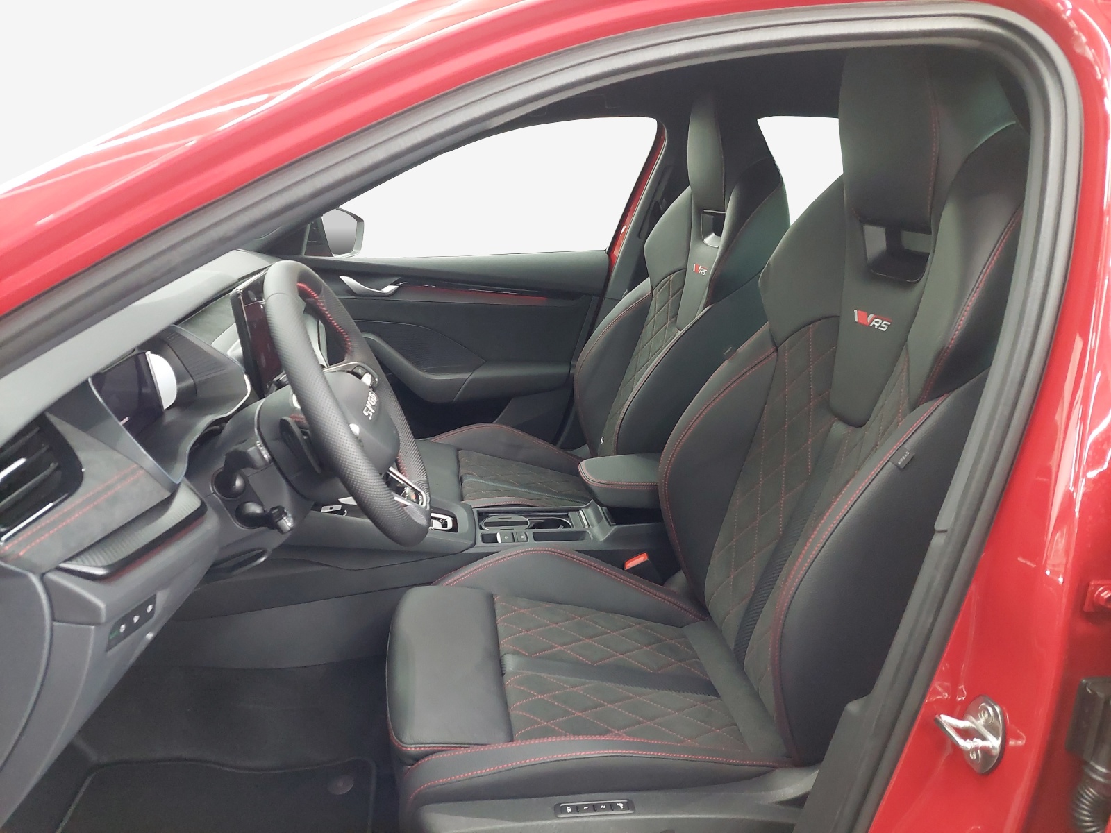SKODA Octavia Combi 2.0 TSI DSG RS 30 Years Edition-image-7