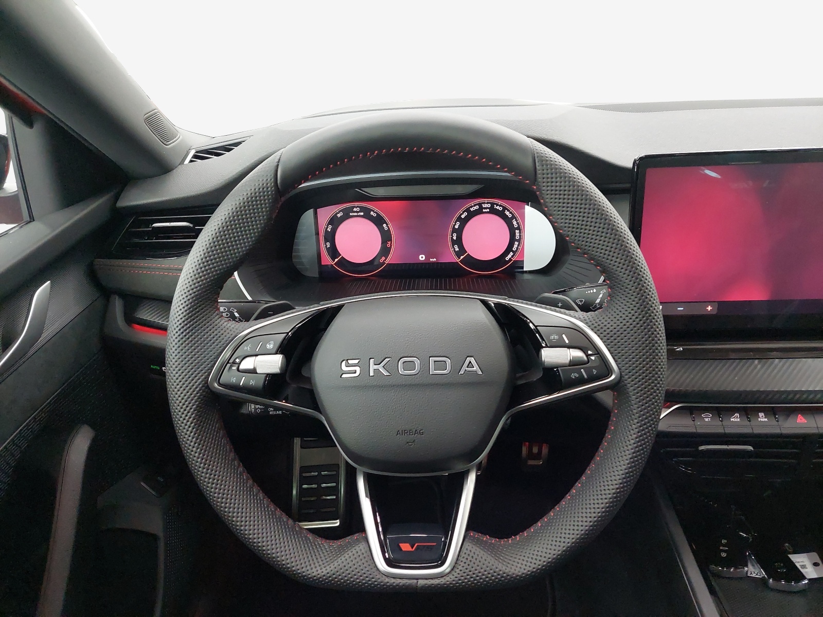 SKODA Octavia Combi 2.0 TSI DSG RS 30 Years Edition-image-9