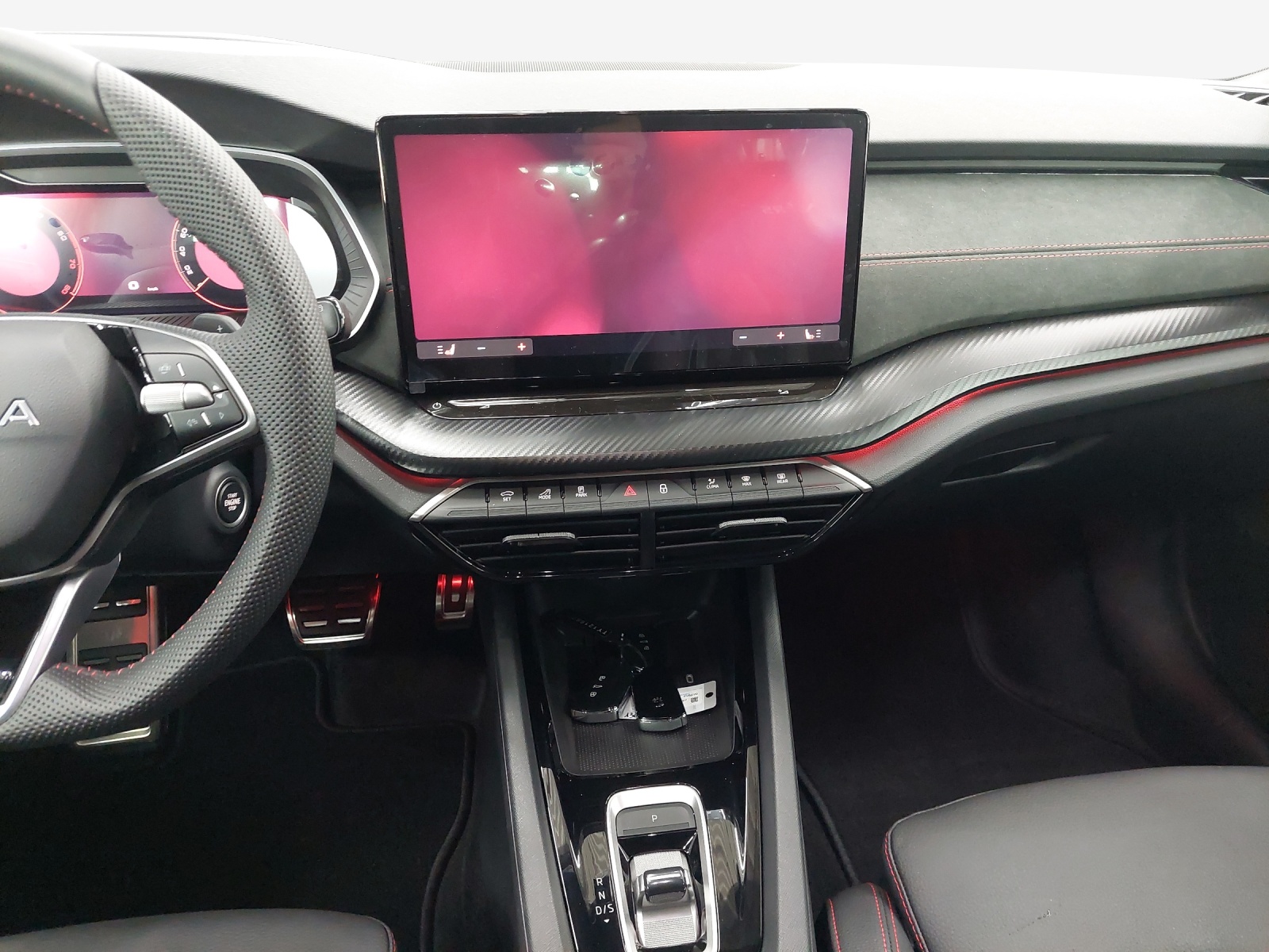 SKODA Octavia Combi 2.0 TSI DSG RS 30 Years Edition-image-10