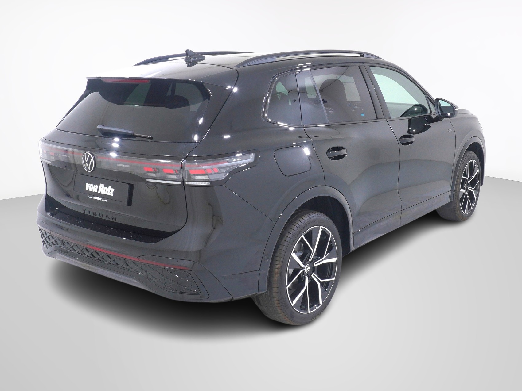 VW Tiguan 2.0 TSI R-Line 4motion-image-5