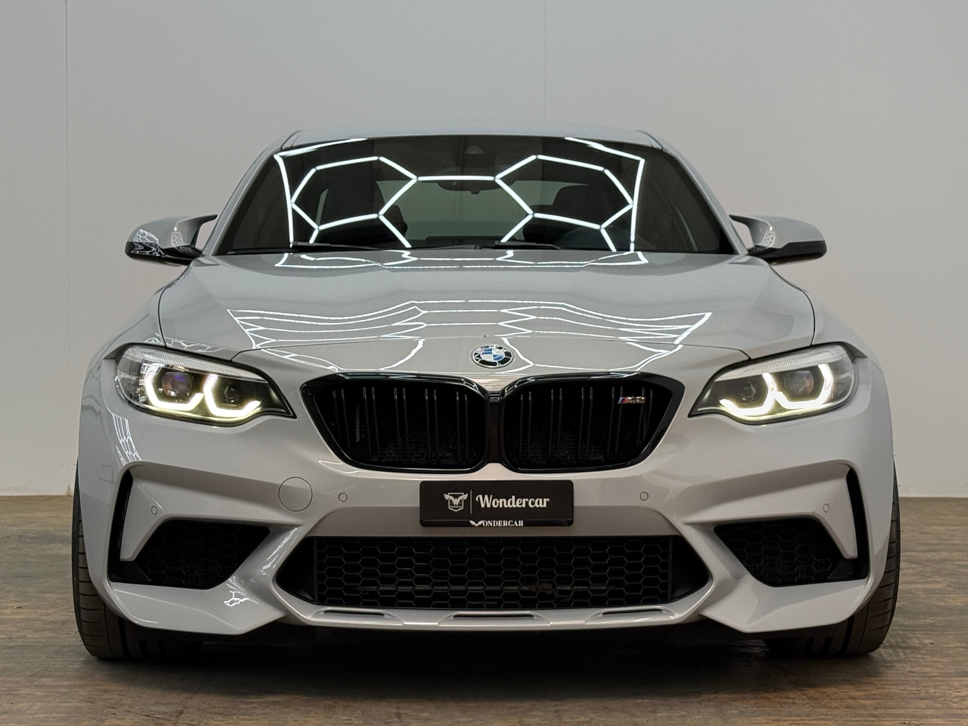 BMW M2 Competition Drivelogic-showroom-element-2