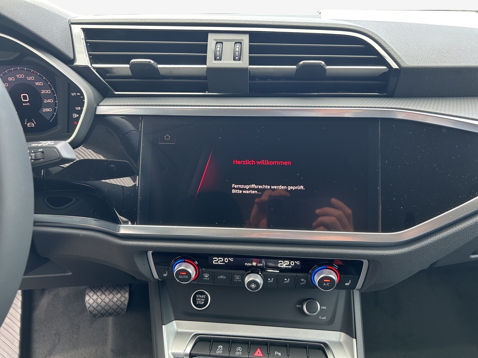AUDI Q3 35 TFSI Attraction S-tronic-image-10