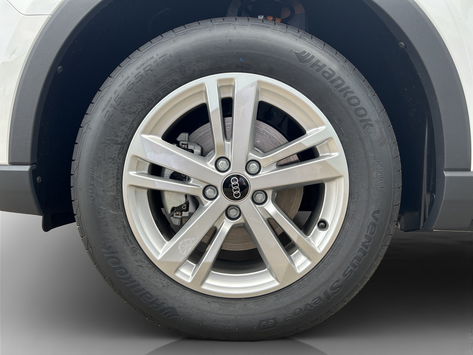 AUDI Q3 35 TFSI Attraction S-tronic-image-13