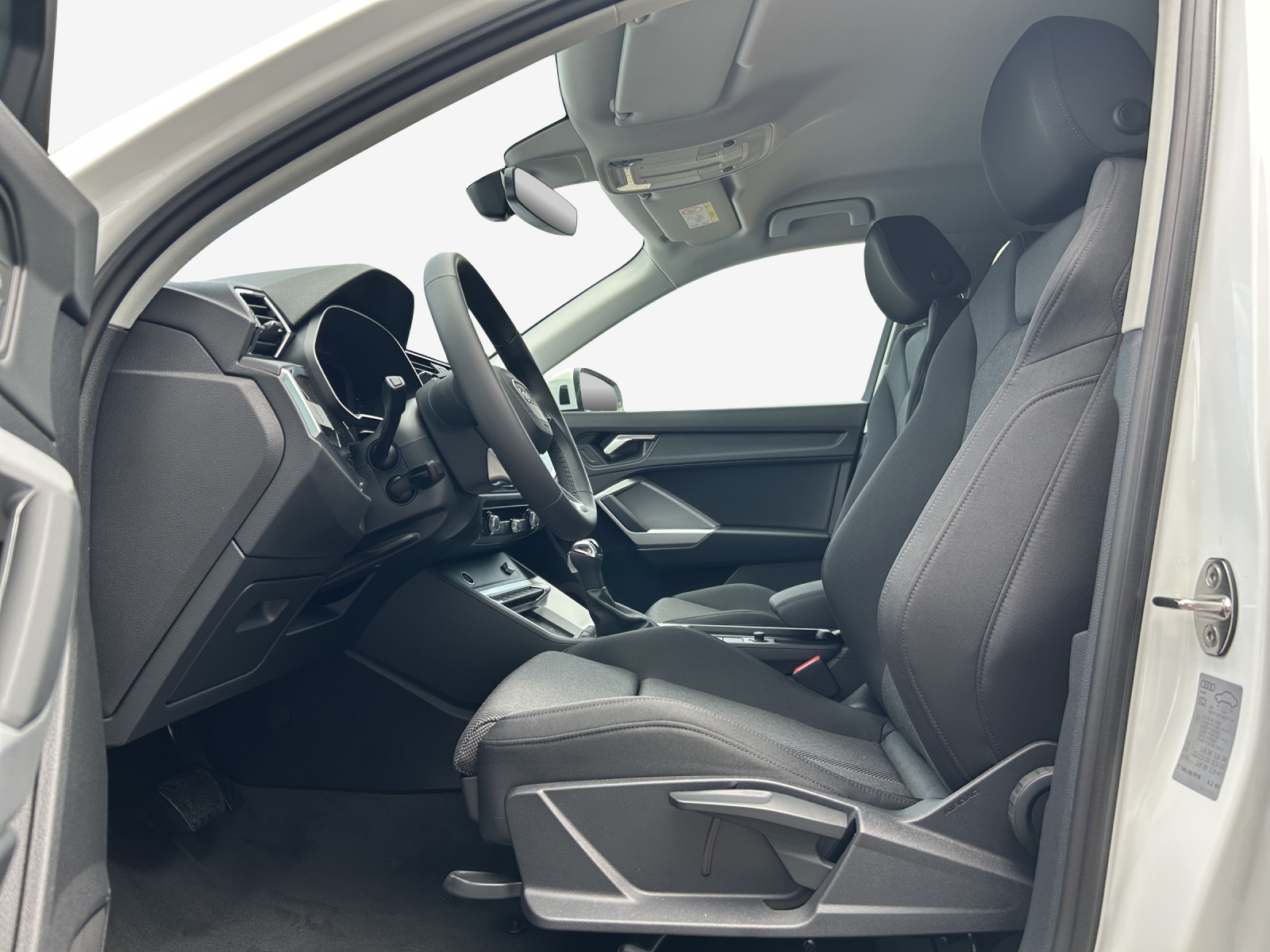 AUDI Q3 35 TFSI Attraction S-tronic-image-14