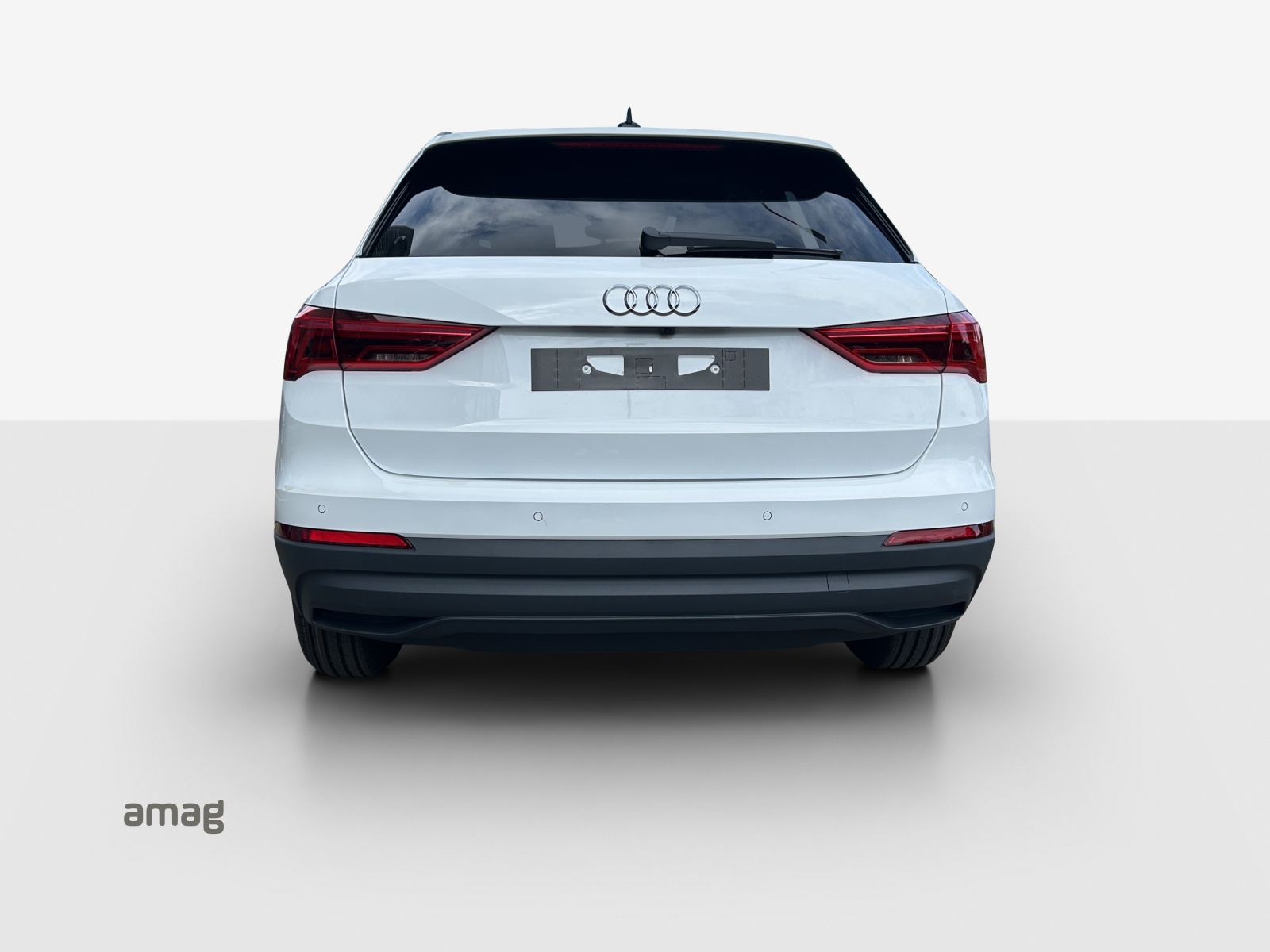 AUDI Q3 35 TFSI Attraction S-tronic-image-3