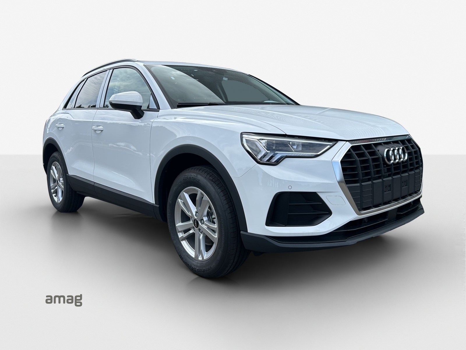 AUDI Q3 35 TFSI Attraction S-tronic-image-5