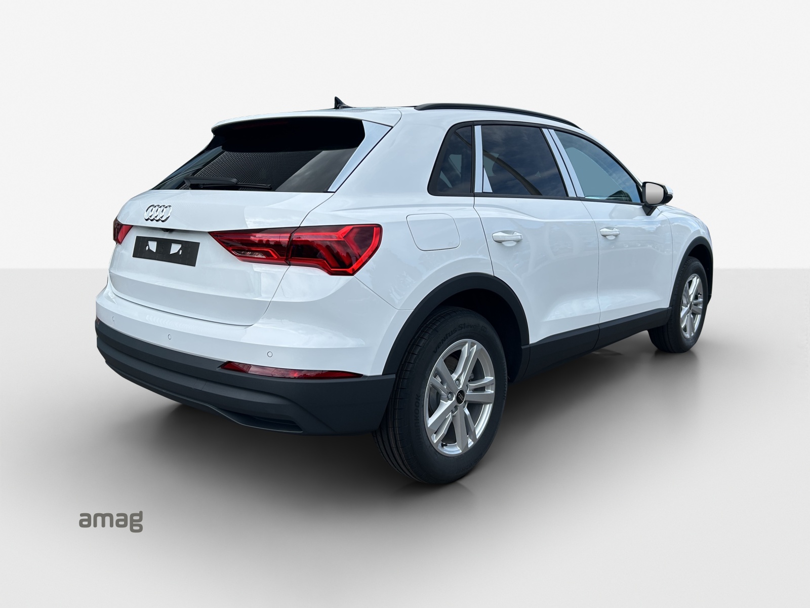 AUDI Q3 35 TFSI Attraction S-tronic-image-4