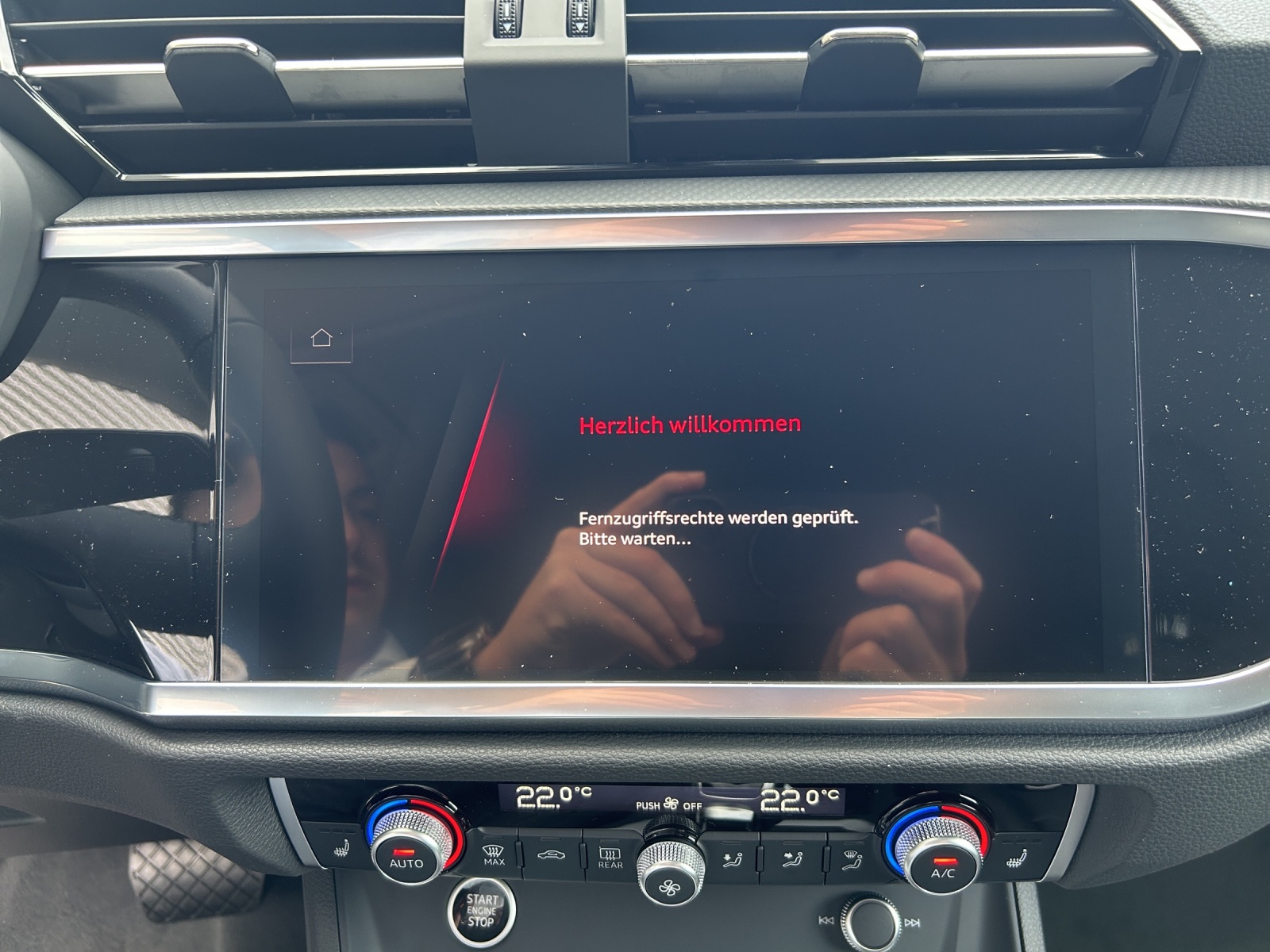 AUDI Q3 35 TFSI Attraction S-tronic-image-9