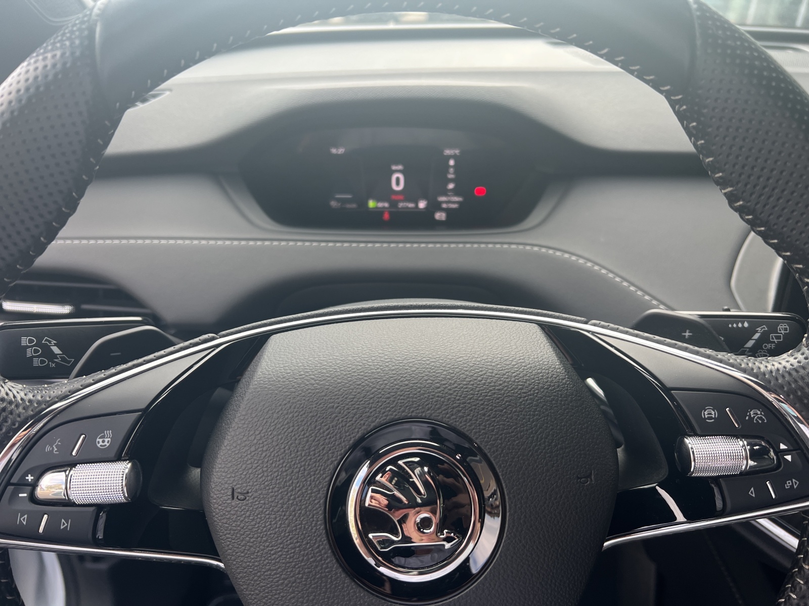 SKODA Enyaq iV 60 SportLine-image-6
