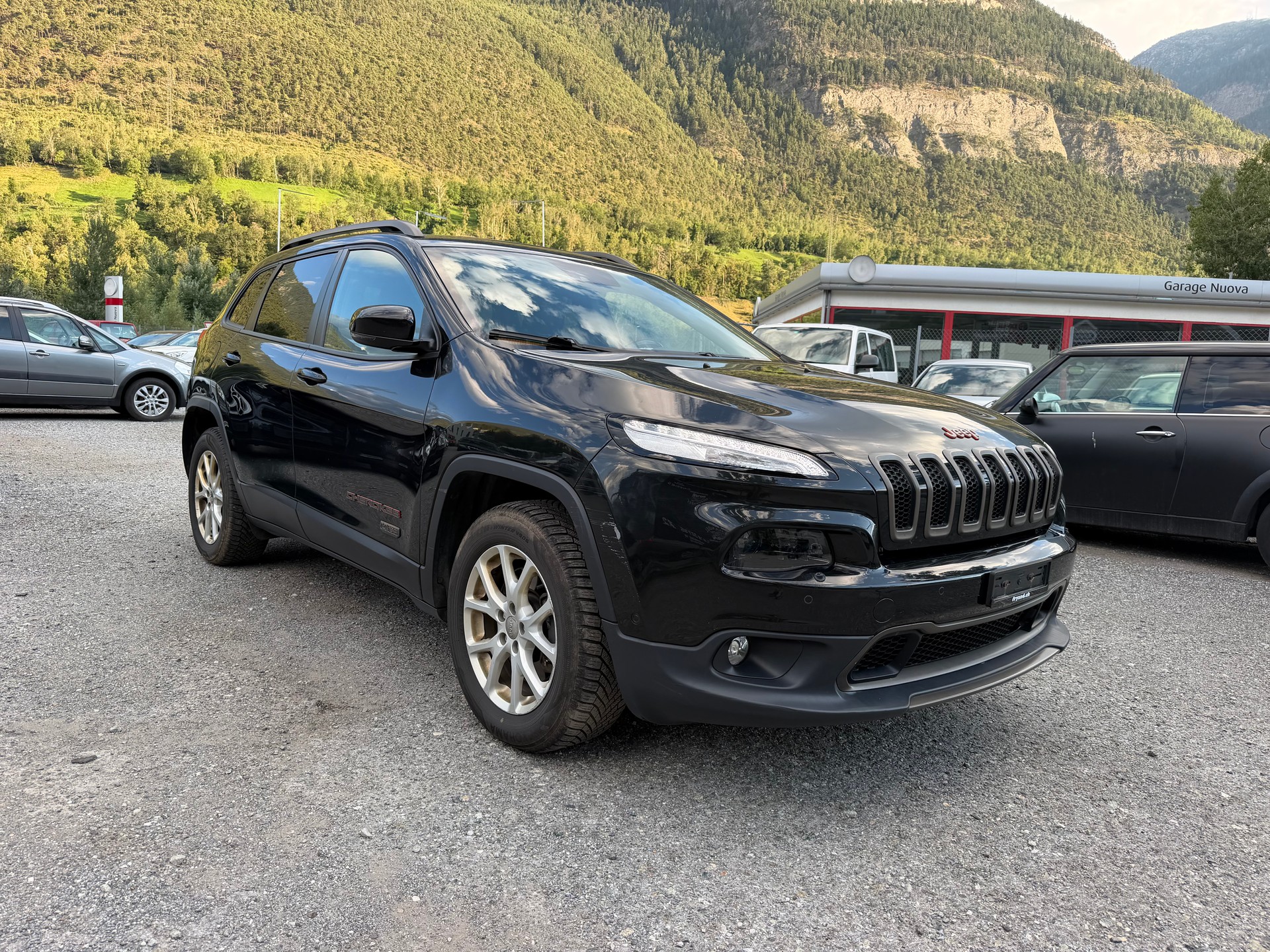 JEEP Cherokee 2.2TD Longitude Sw- Black Ed. AWD 9ATX-image-3