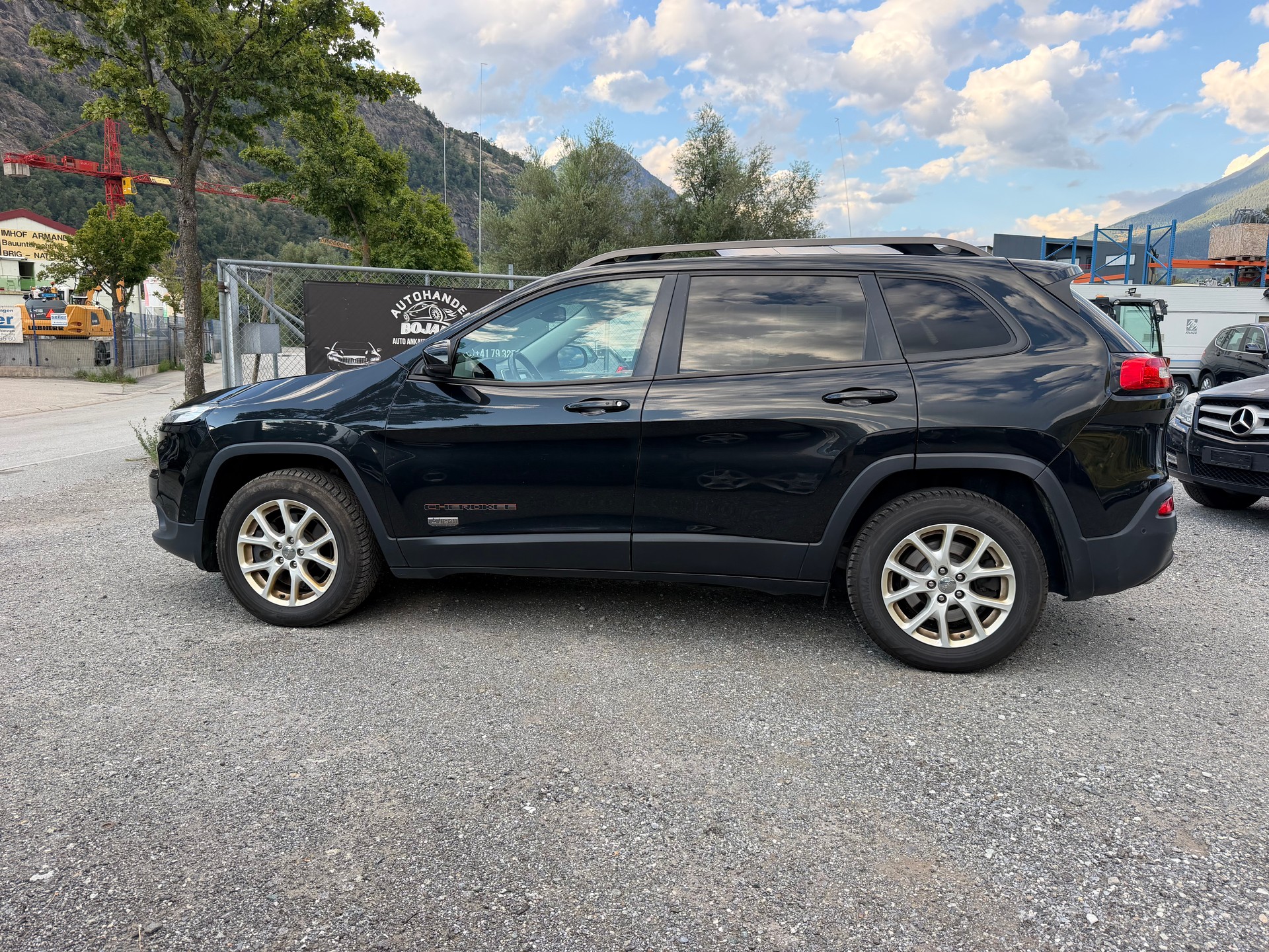 JEEP Cherokee 2.2TD Longitude Sw- Black Ed. AWD 9ATX-image-1