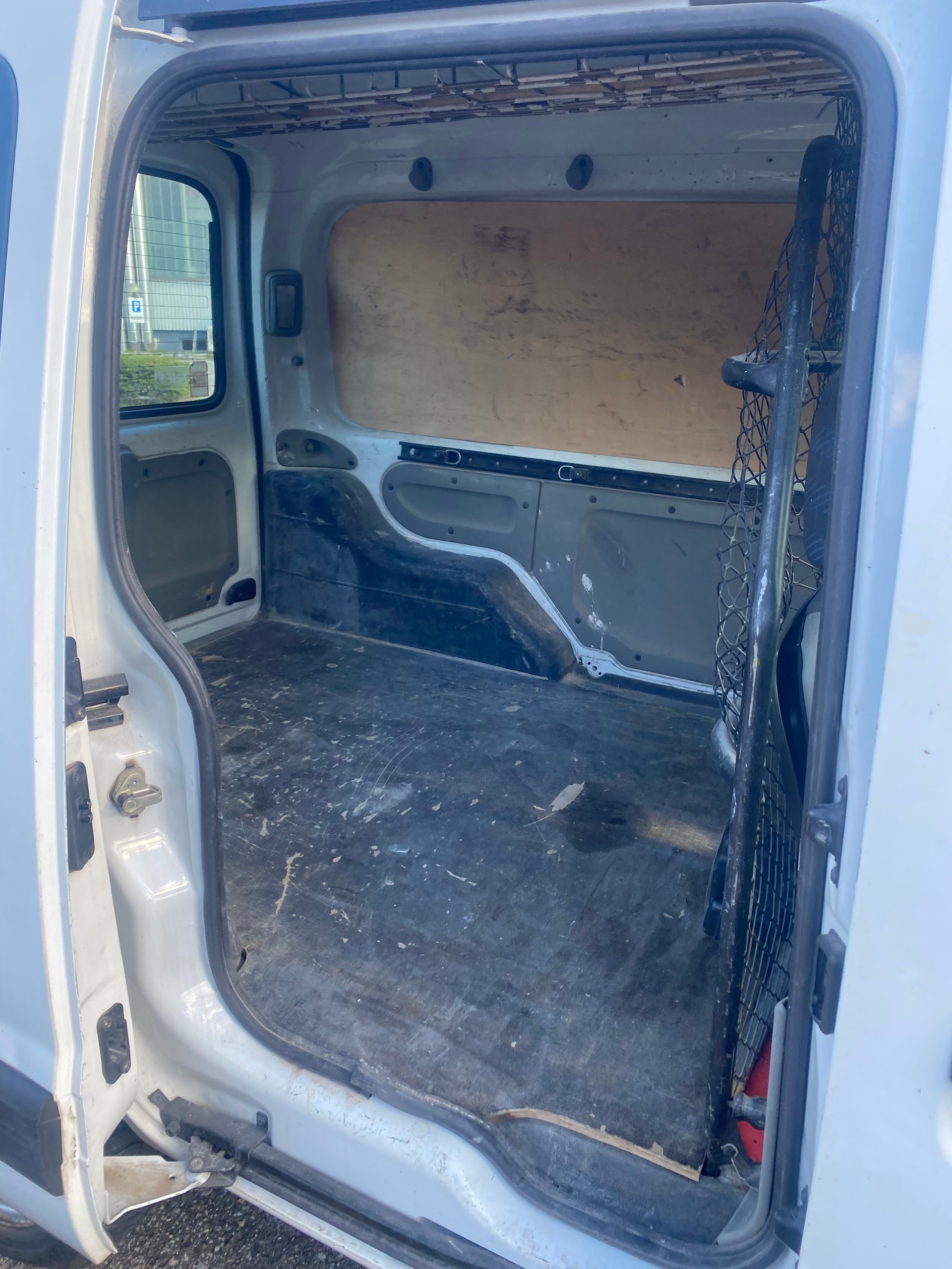 RENAULT Kangoo 1.5 dCi-image-11