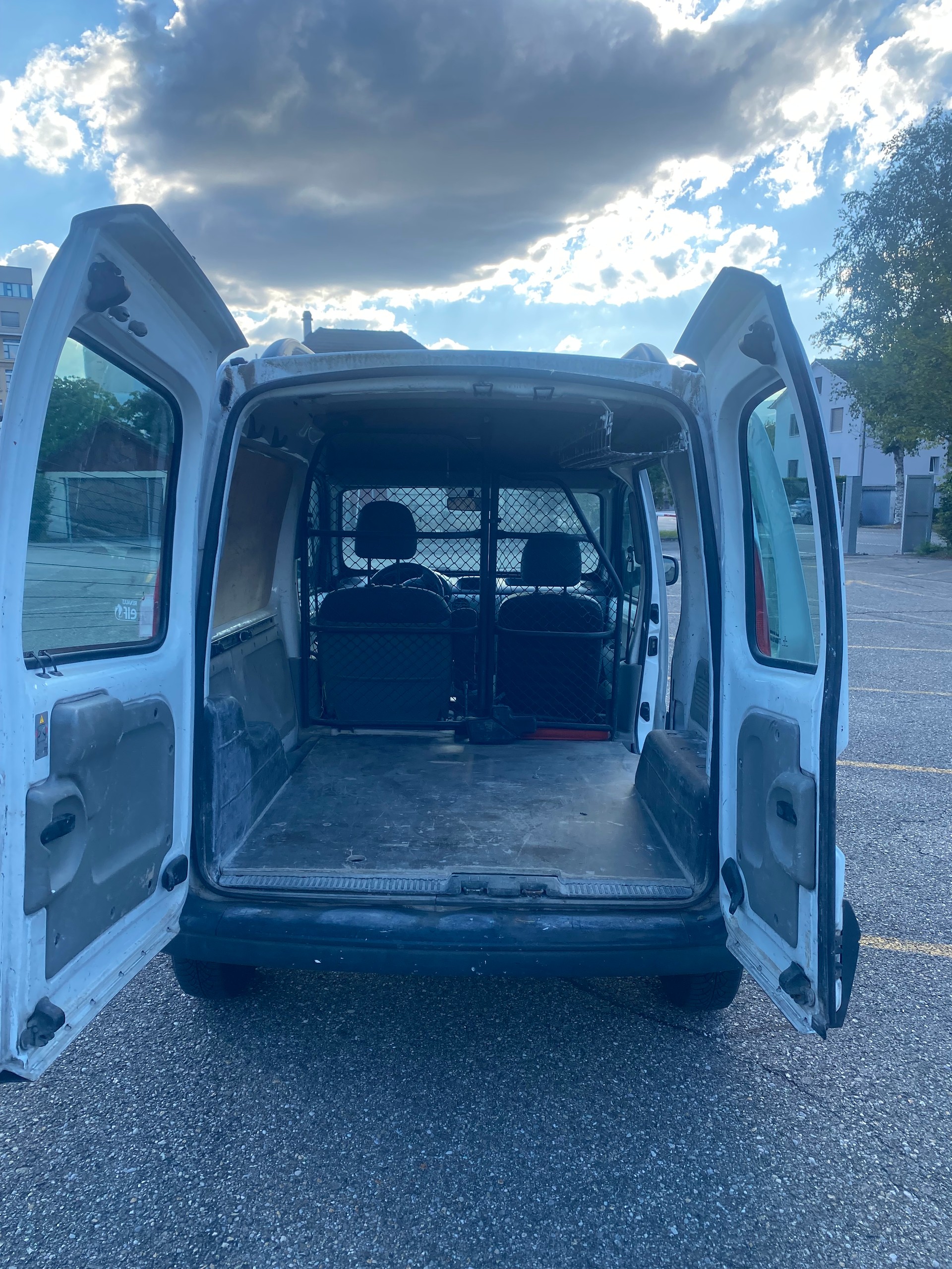 RENAULT Kangoo 1.5 dCi-image-10