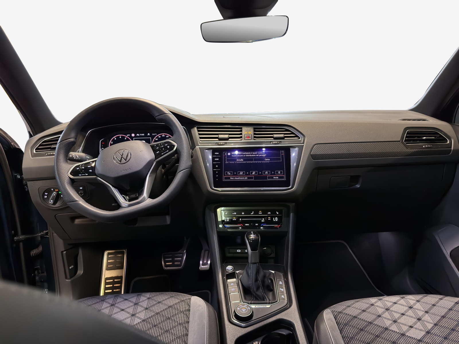 VW Tiguan 2.0TSI R-Line 4Motion DSG-image-8
