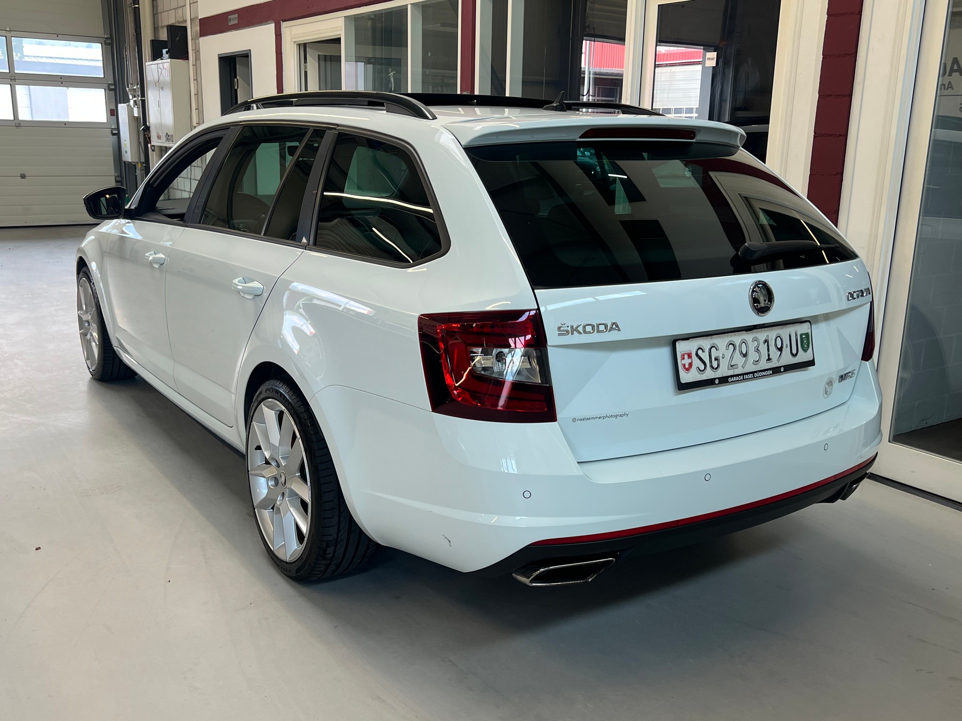 SKODA Octavia Combi 2.0 TSI RS DSG-image-5