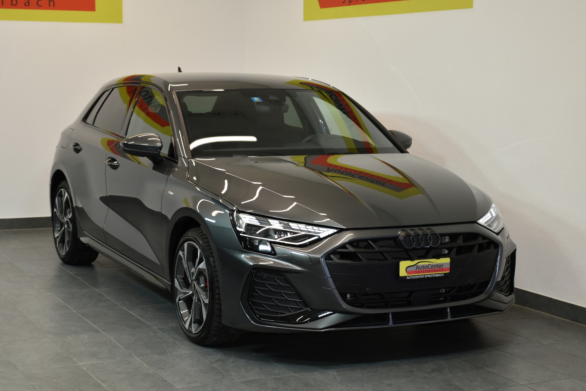 AUDI A3 Sportback 45 TFSI e S line S-tronic Attraction-image-0
