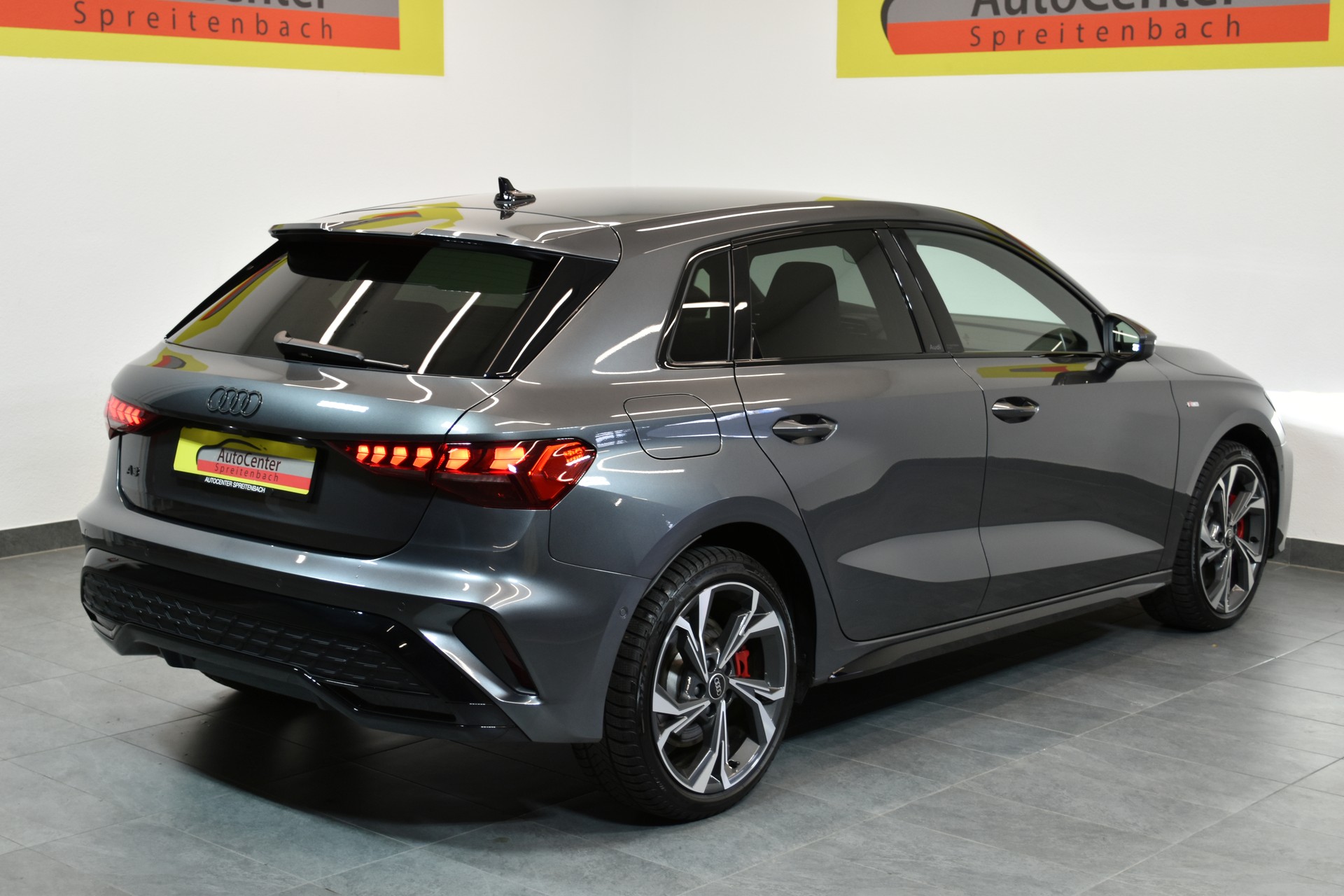 AUDI A3 Sportback 45 TFSI e S line S-tronic Attraction-image-11