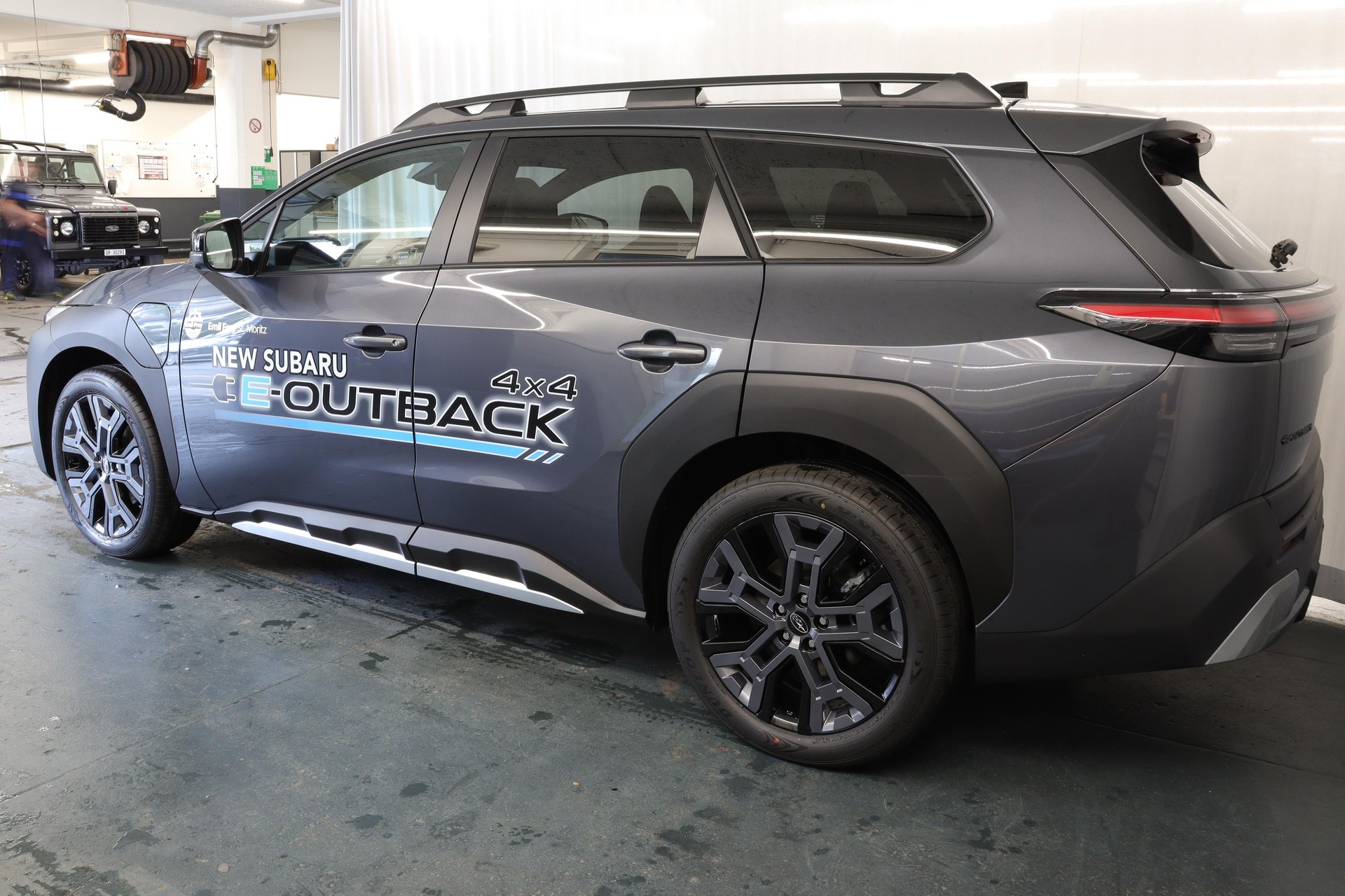 SUBARU E-Outback eV Luxury AWD-showroom-element-1
