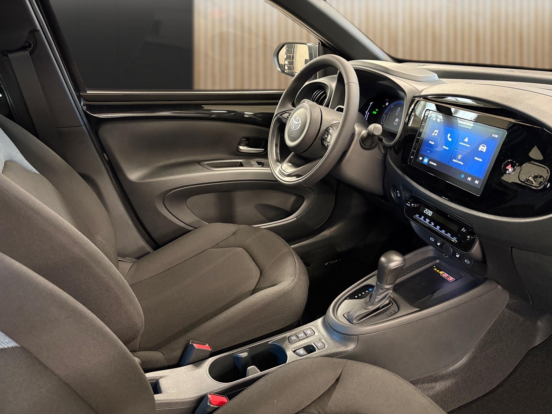 TOYOTA Aygo X 1.5 Comfort e-CVT-image-14