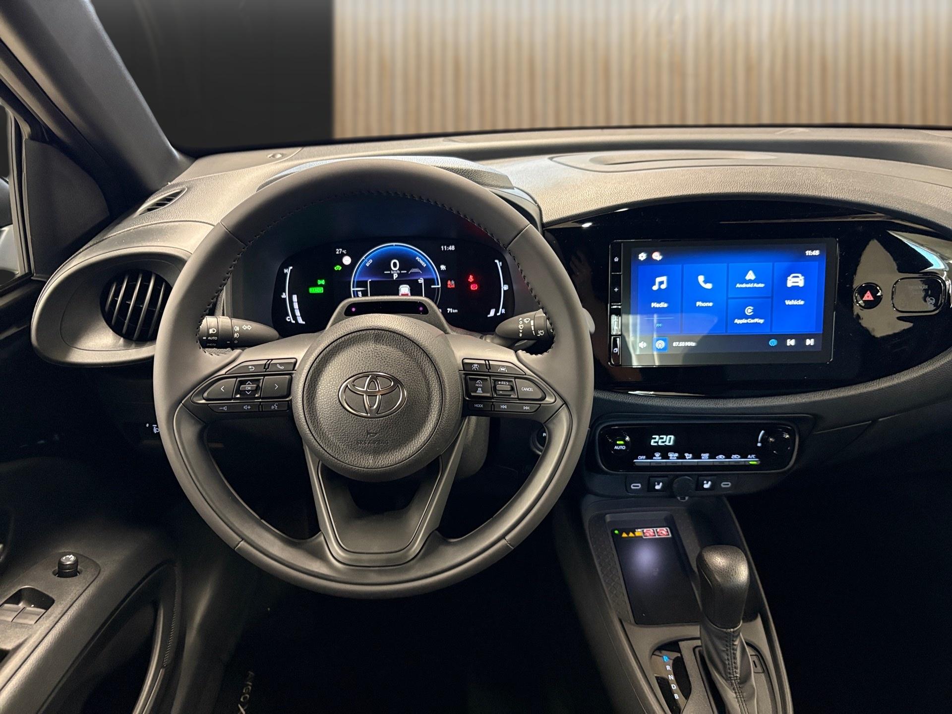 TOYOTA Aygo X 1.5 Comfort e-CVT-image-11