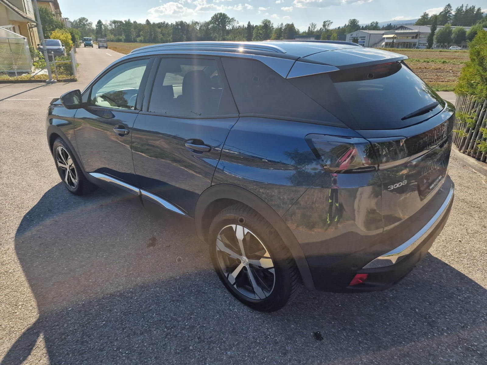 PEUGEOT 3008 1.2 PureTech Allure EAT8-image-2