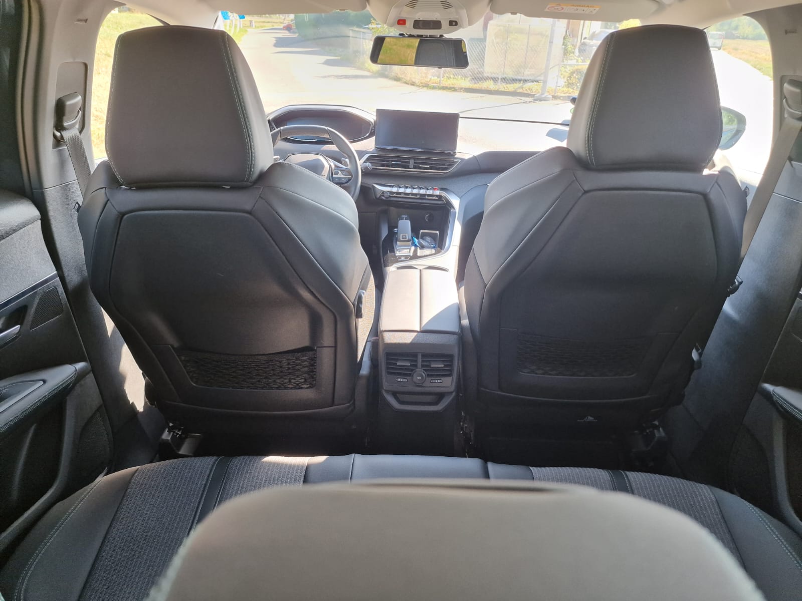 PEUGEOT 3008 1.2 PureTech Allure EAT8-image-5