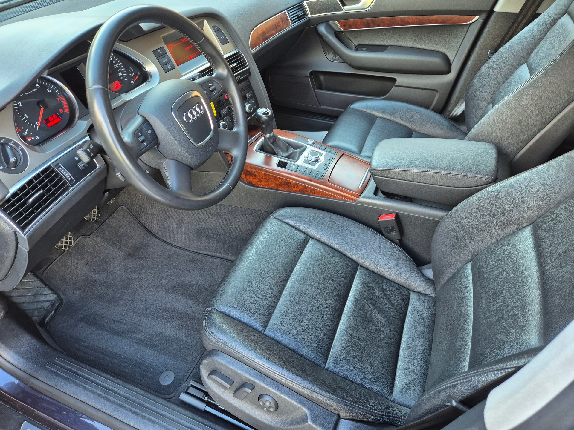 AUDI A6 Avant 2.4 V6-image-5