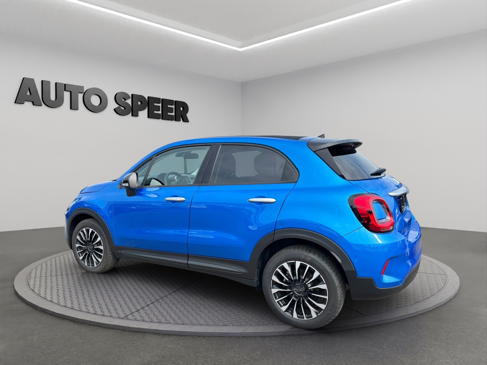 FIAT 500 X 1.5 Hybrid Dolcevita Swiss Edition-image-4