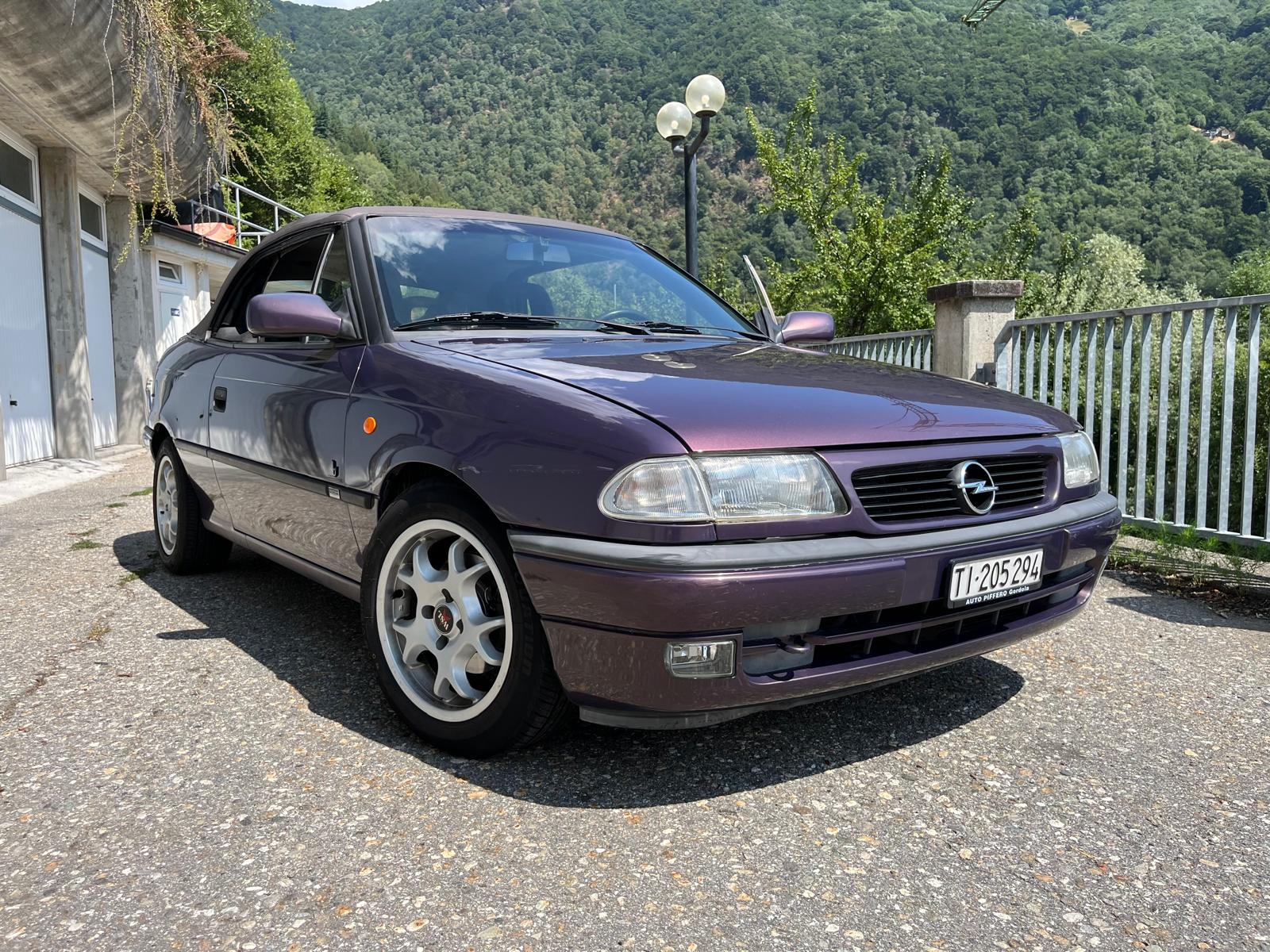 OPEL ASTRA 1.8i 16V Cabriolet-image-1