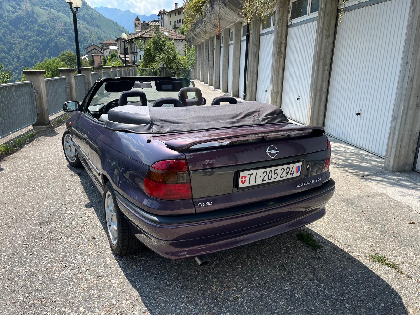 OPEL ASTRA 1.8i 16V Cabriolet-image-2