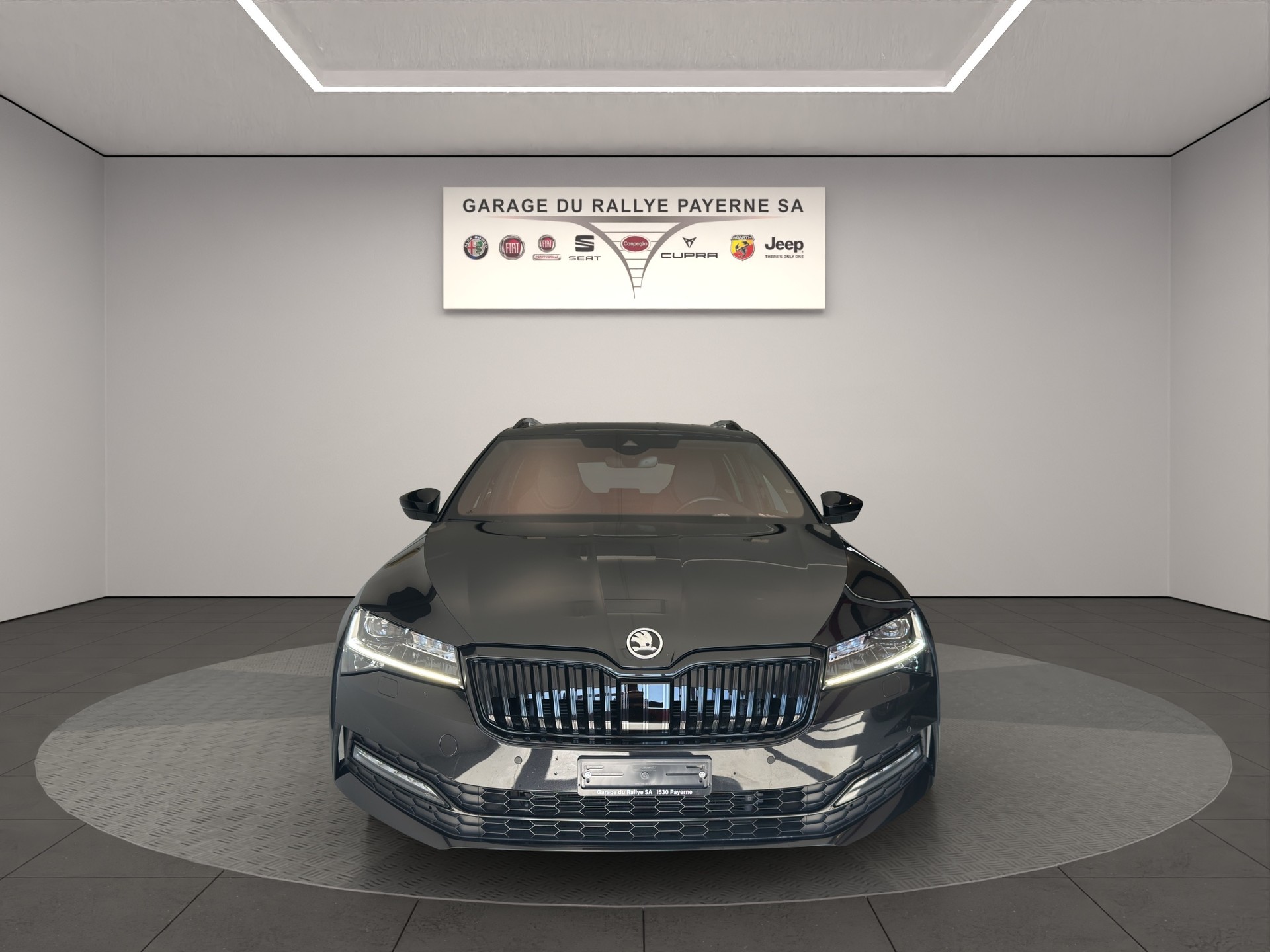 SKODA Superb Combi 2.0 TDi SportLine 4x4 DSG-image-0