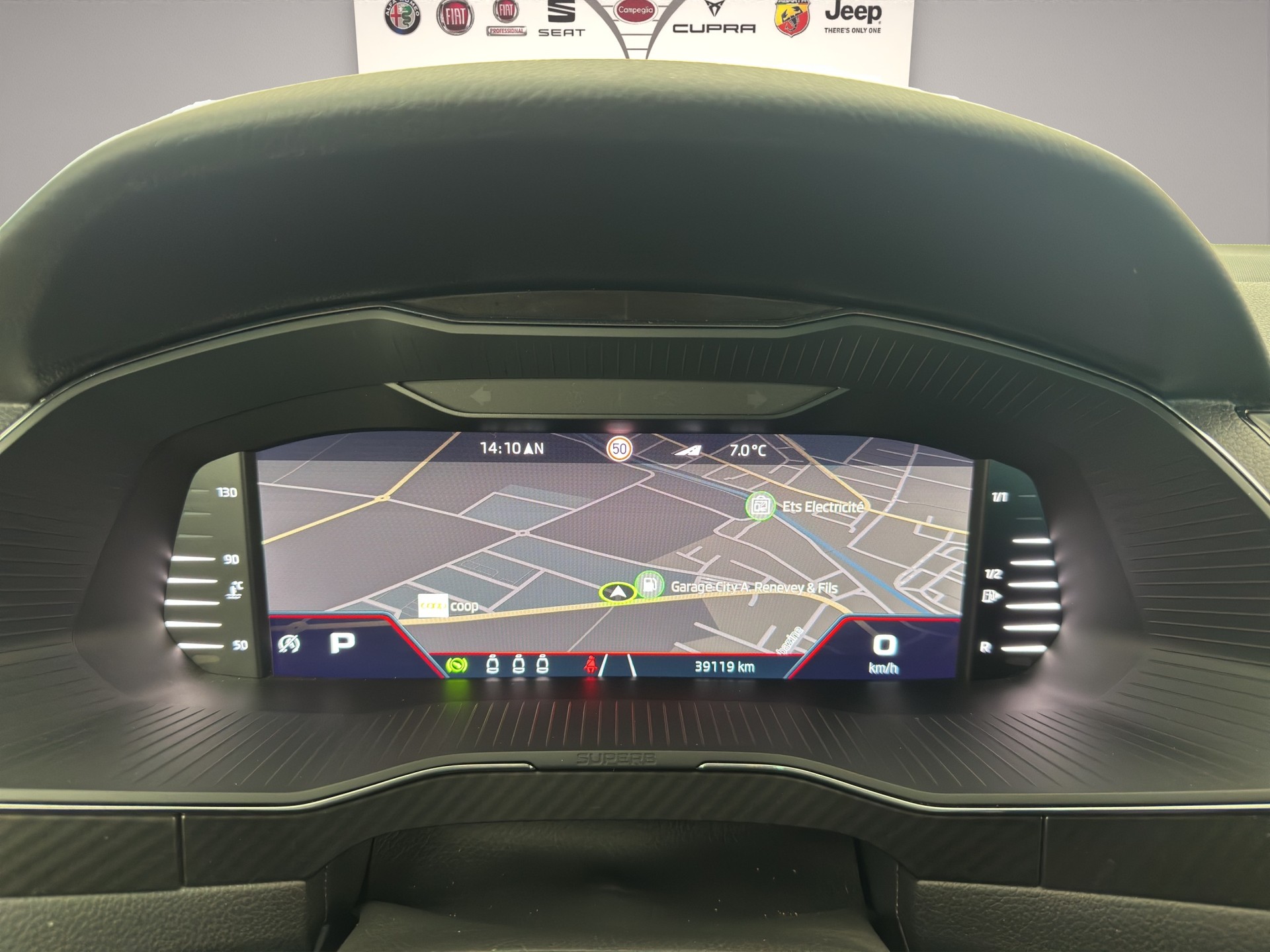 SKODA Superb Combi 2.0 TDi SportLine 4x4 DSG-image-12