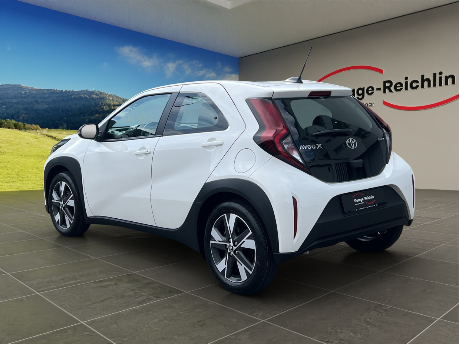 TOYOTA Aygo X 1.5 VVT-i HSD Comfort-image-2