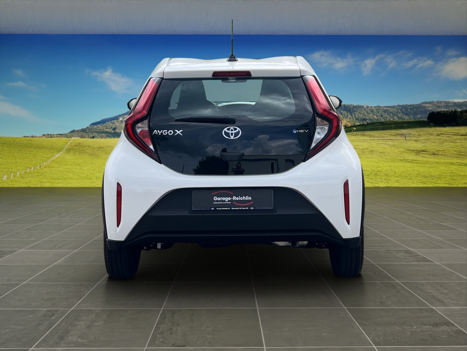 TOYOTA Aygo X 1.5 VVT-i HSD Comfort-image-3