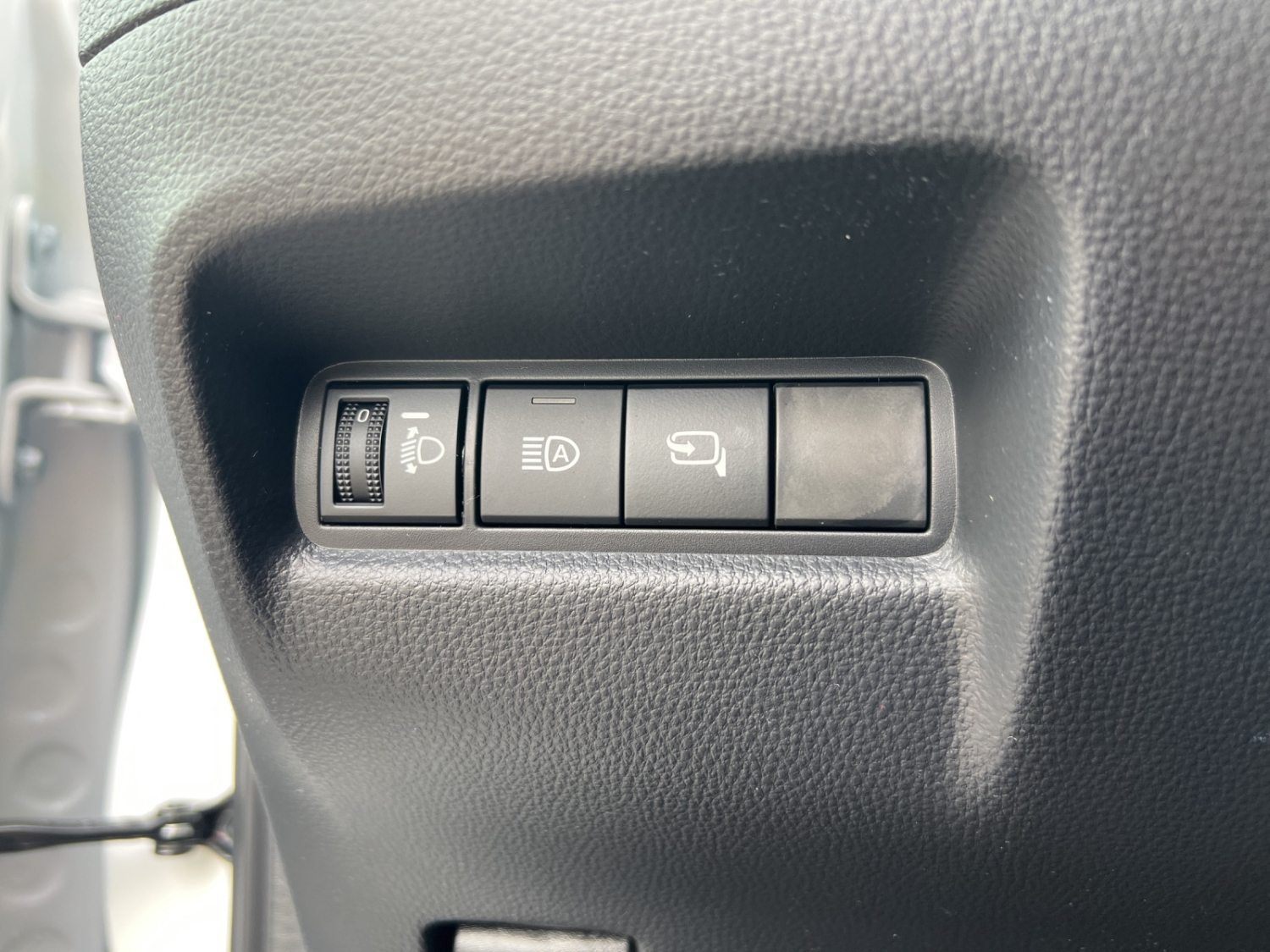 TOYOTA Aygo X 1.5 VVT-i HSD Comfort-image-16