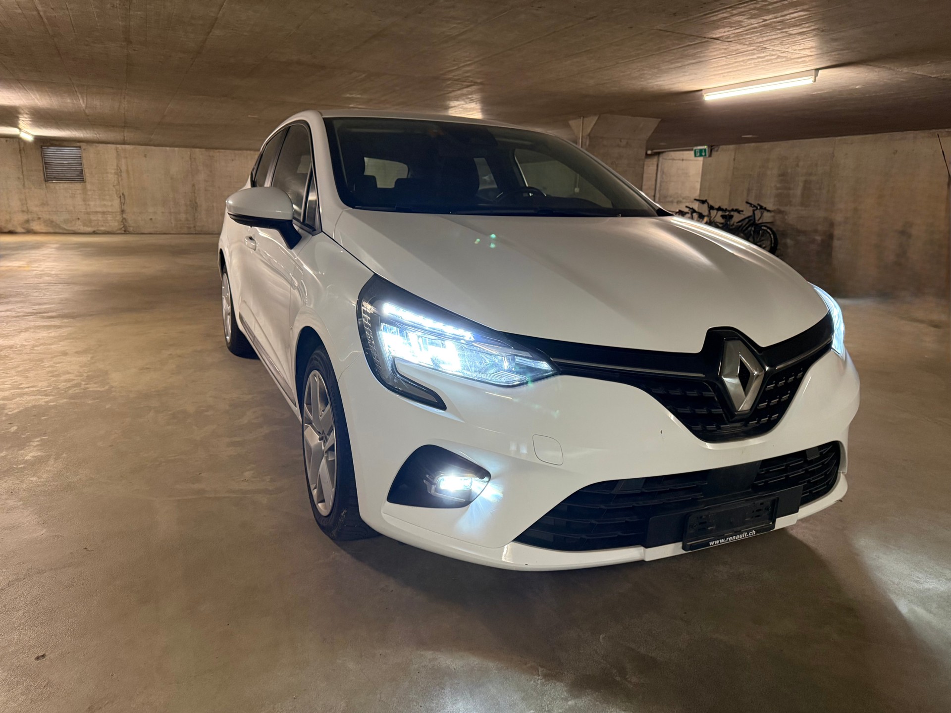 RENAULT Clio 1.0 Business-image-1