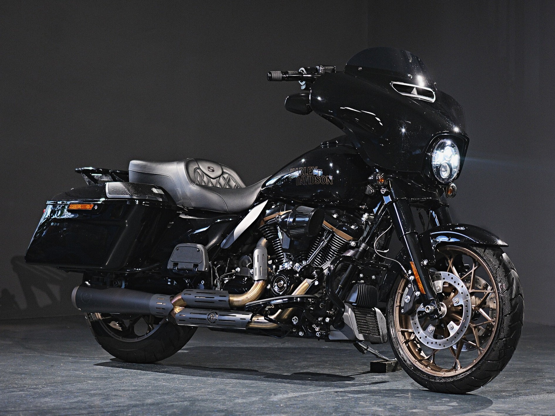 HARLEY-DAVIDSON Street Glide ST 117
