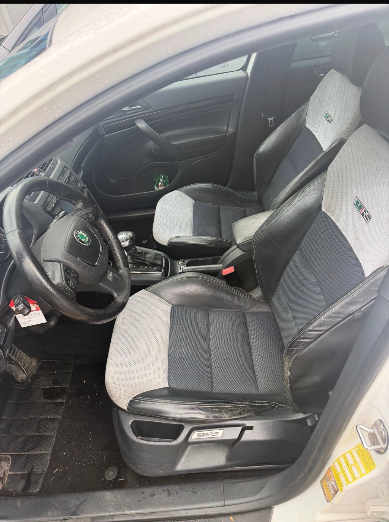 SKODA Octavia Combi 2.0 TSI RS DSG-image-2