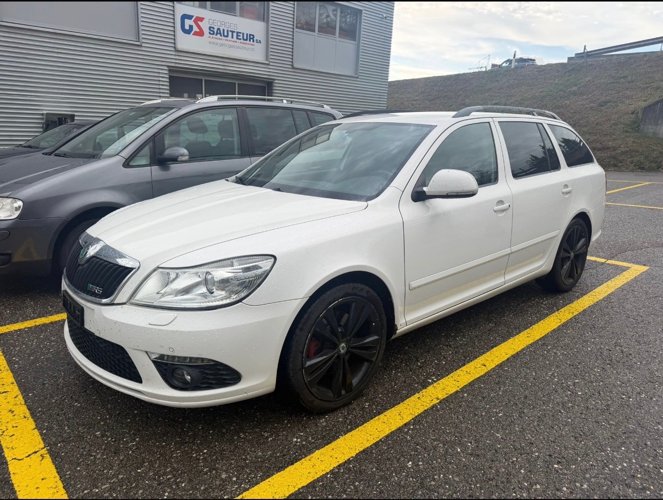 SKODA Octavia Combi 2.0 TSI RS DSG-image-3
