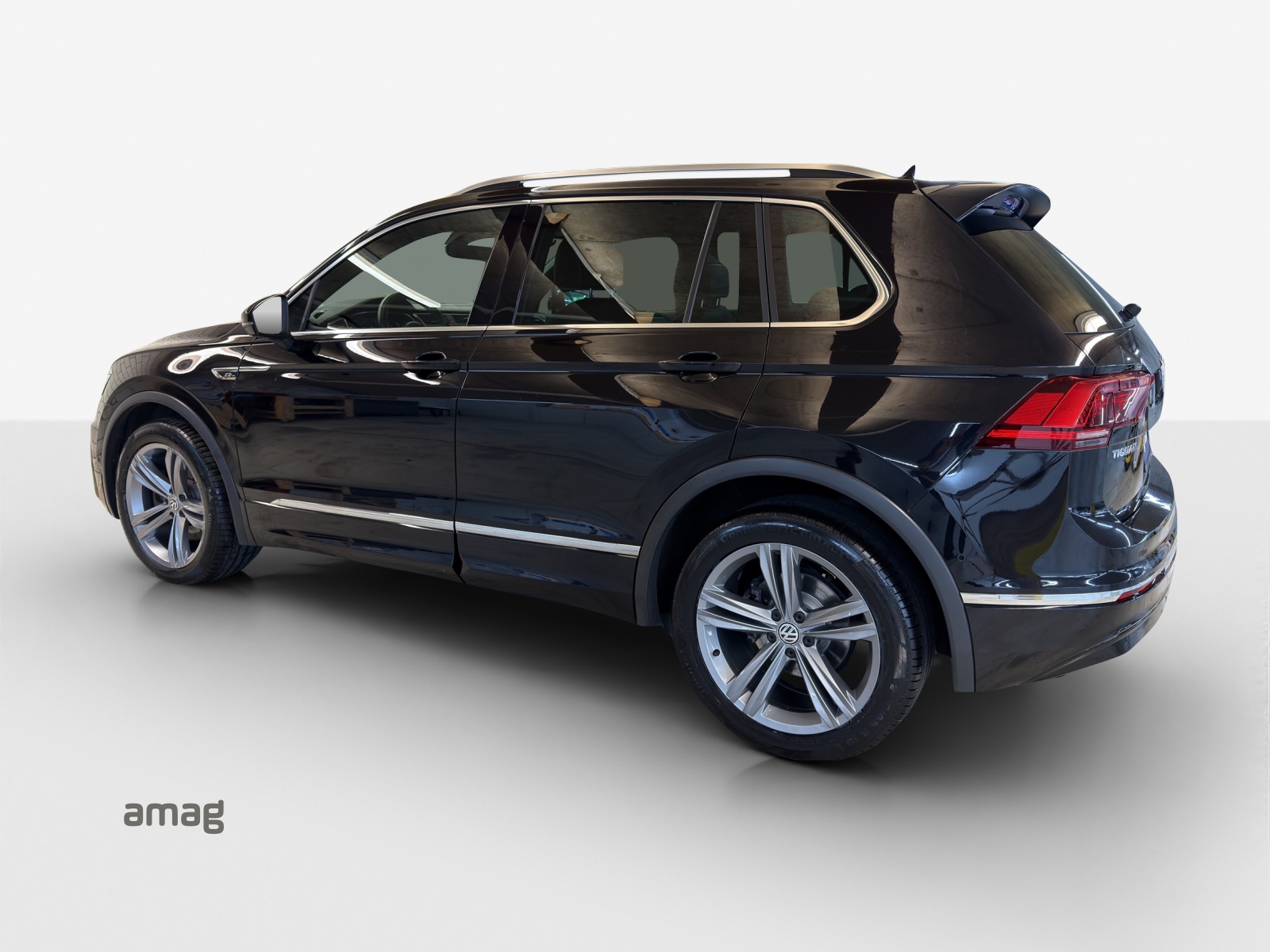 VW Tiguan 2.0TSI Highline 4Motion DSG-showroom-element-1