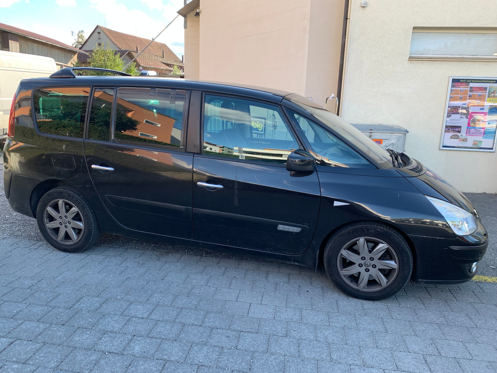 RENAULT Espace 2.0 dCi Dynamique Automatic-image-1