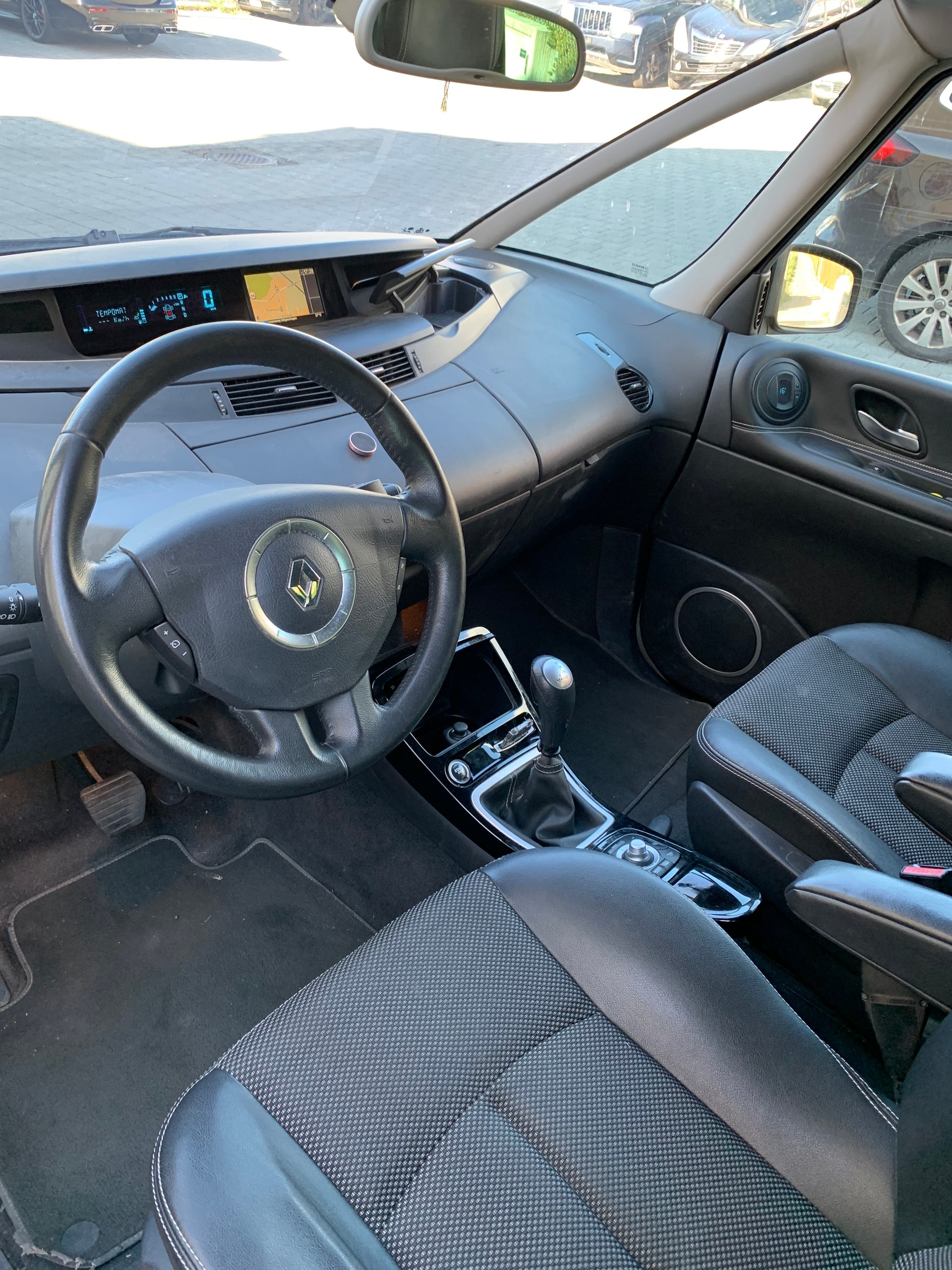 RENAULT Espace 2.0 dCi Dynamique Automatic-image-8